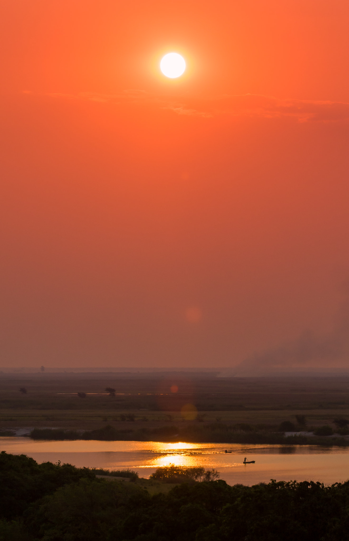 Canon EOS 30D + Canon EF 100-400mm F4.5-5.6L IS USM sample photo. African sunset over zambezi river photography