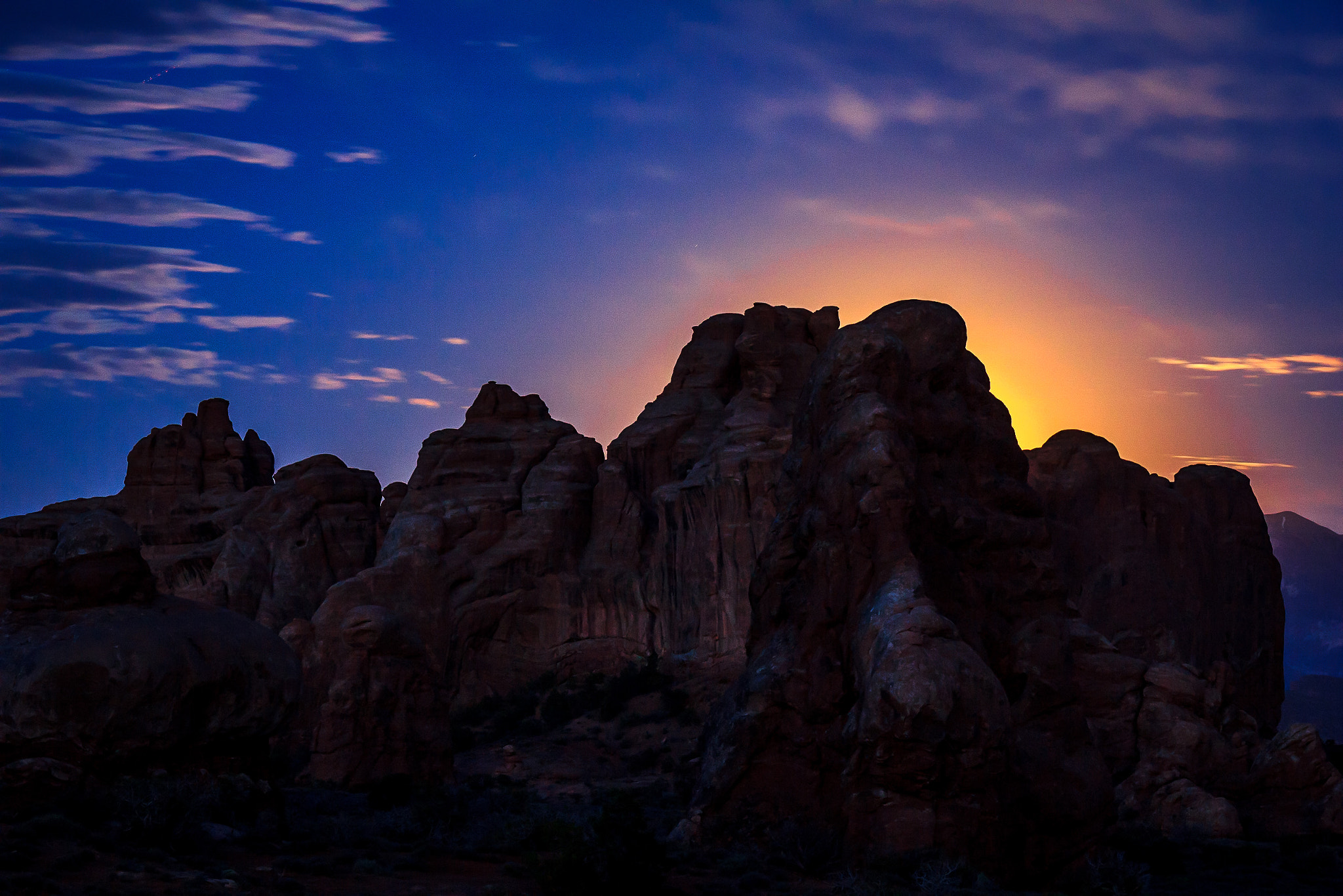 Canon EOS 550D (EOS Rebel T2i / EOS Kiss X4) sample photo. Moonrise . . . photography