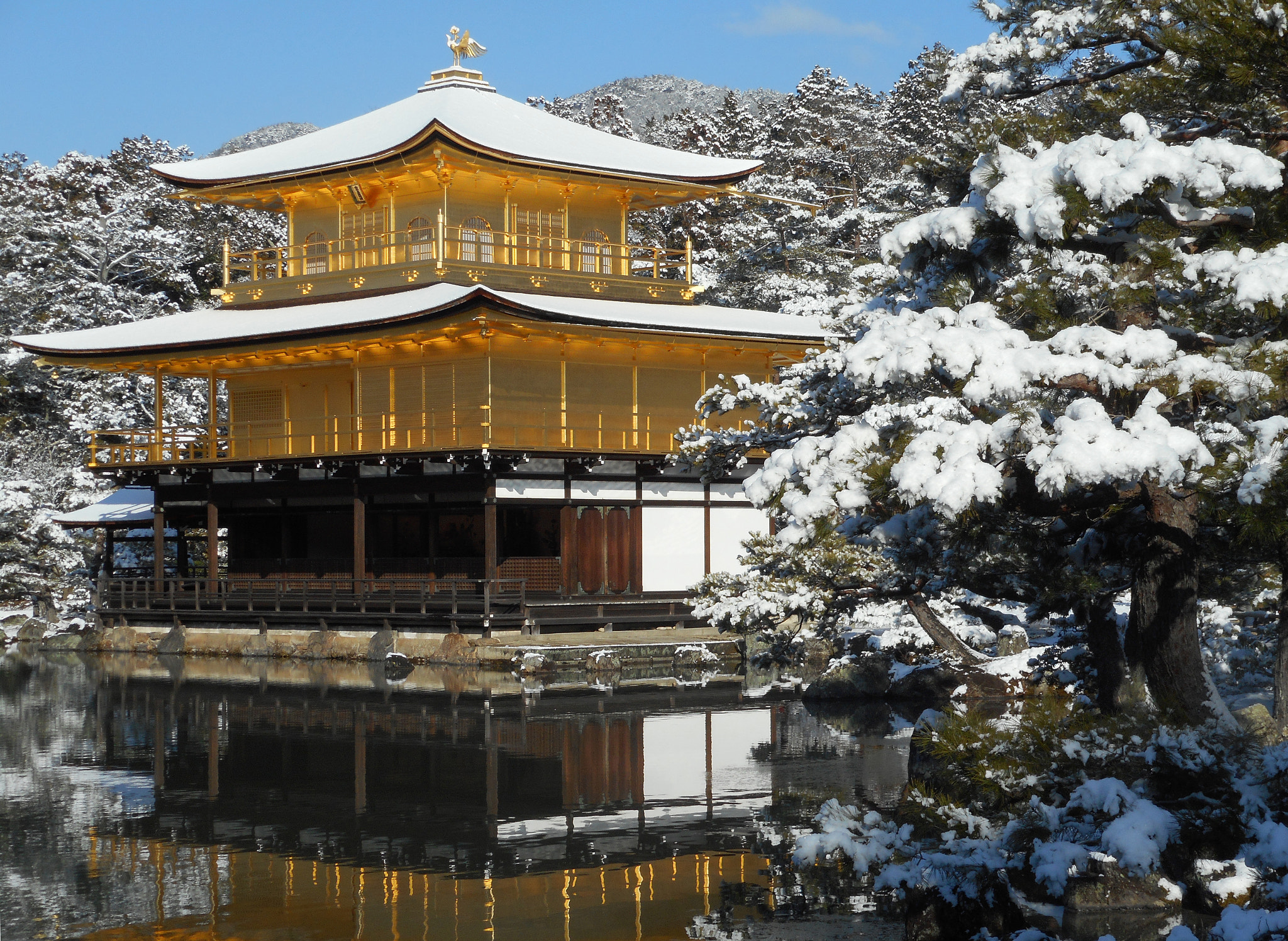 Nikon Coolpix S3700 sample photo. Snow at kinkakuji photography