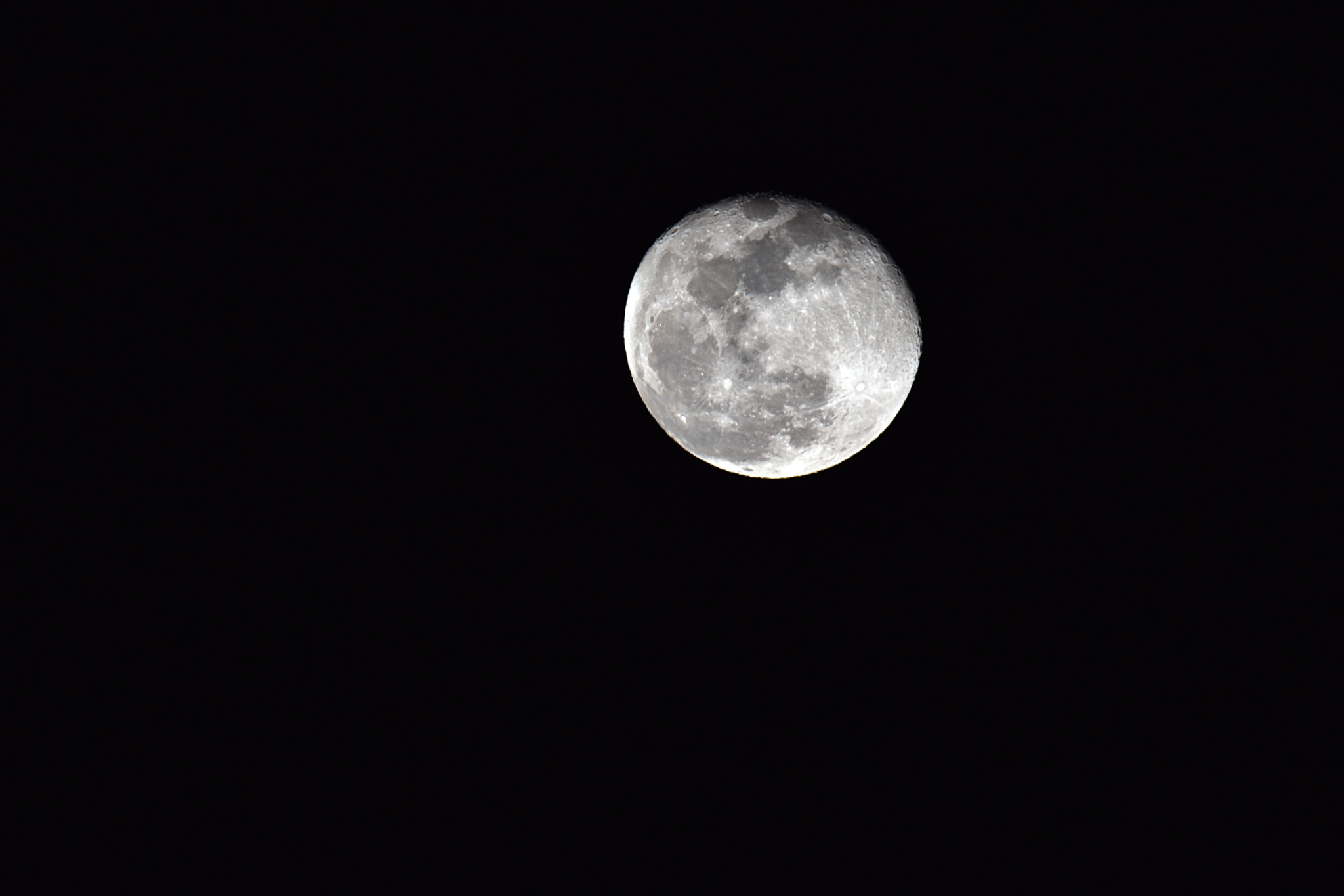 Sigma 150-600mm F5-6.3 DG OS HSM | C sample photo. Moon photography