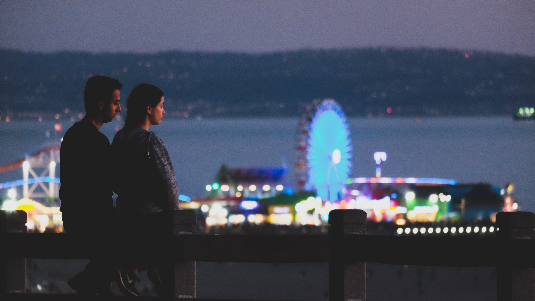 Fujifilm X-T1 + Fujifilm XC 50-230mm F4.5-6.7 OIS II sample photo. Couple by the pier photography