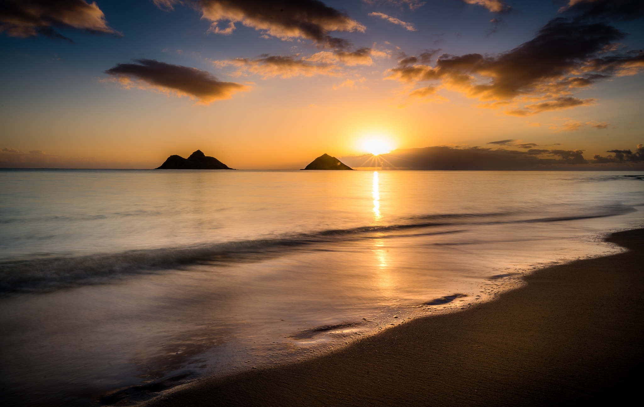 Canon EF 16-35mm F2.8L II USM sample photo. Lanikai sunrise photography