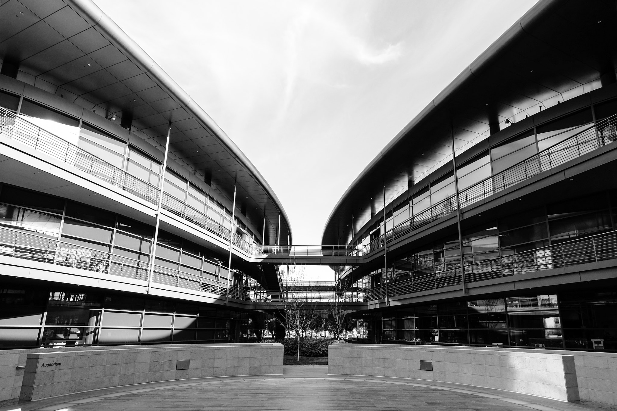Fujifilm X-Pro2 + Fujifilm XF 10-24mm F4 R OIS sample photo. Clark center photography