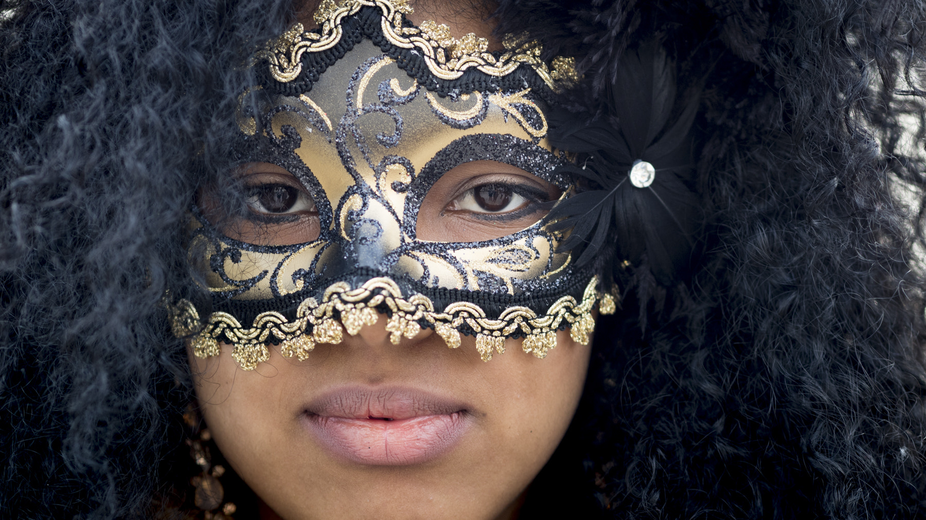 Olympus OM-D E-M5 II + Olympus M.Zuiko Digital ED 75mm F1.8 sample photo. Venice carnival 2017 photography