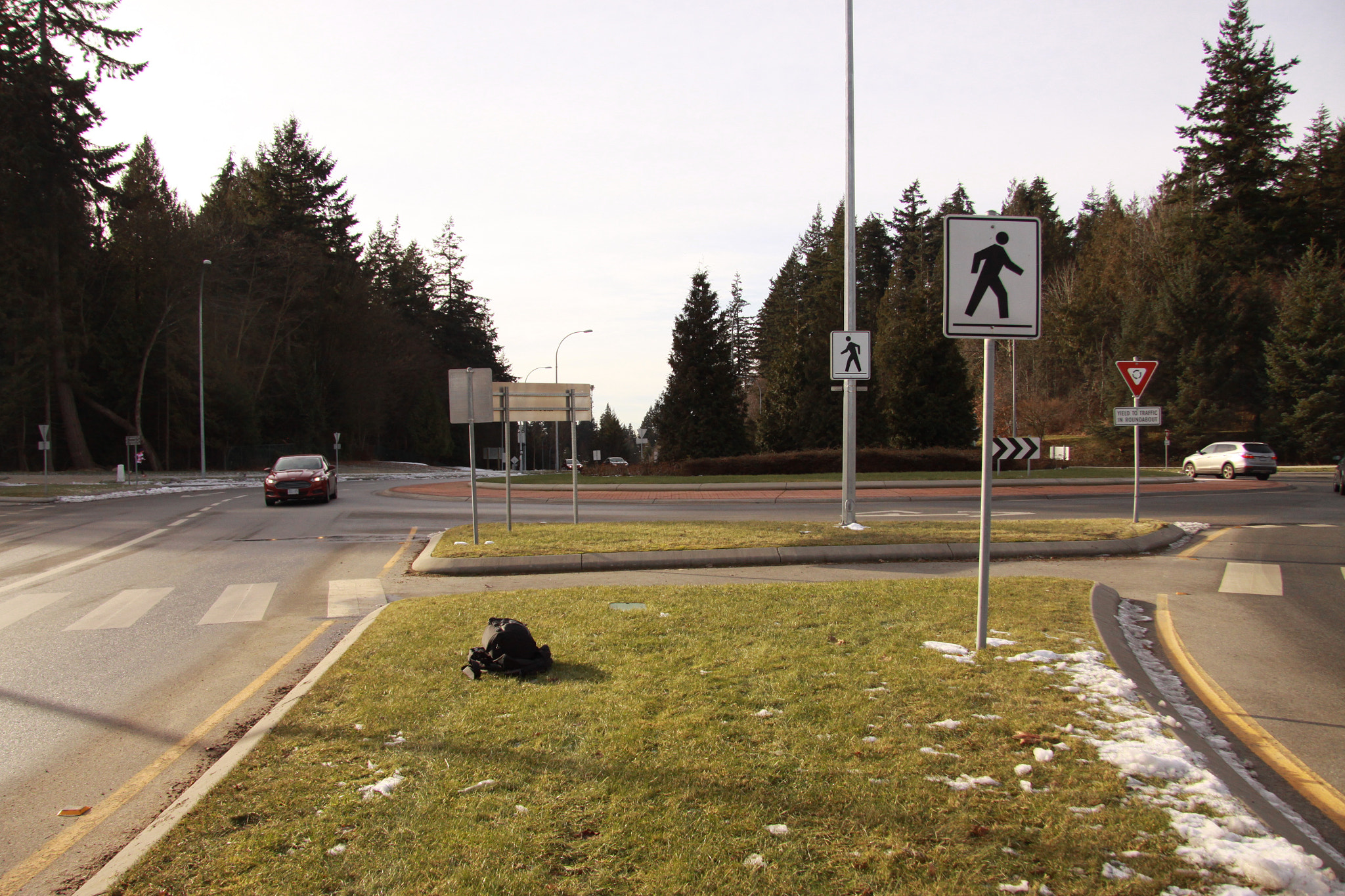 Canon EF-S 17-85mm F4-5.6 IS USM sample photo. Road crosswalk photography