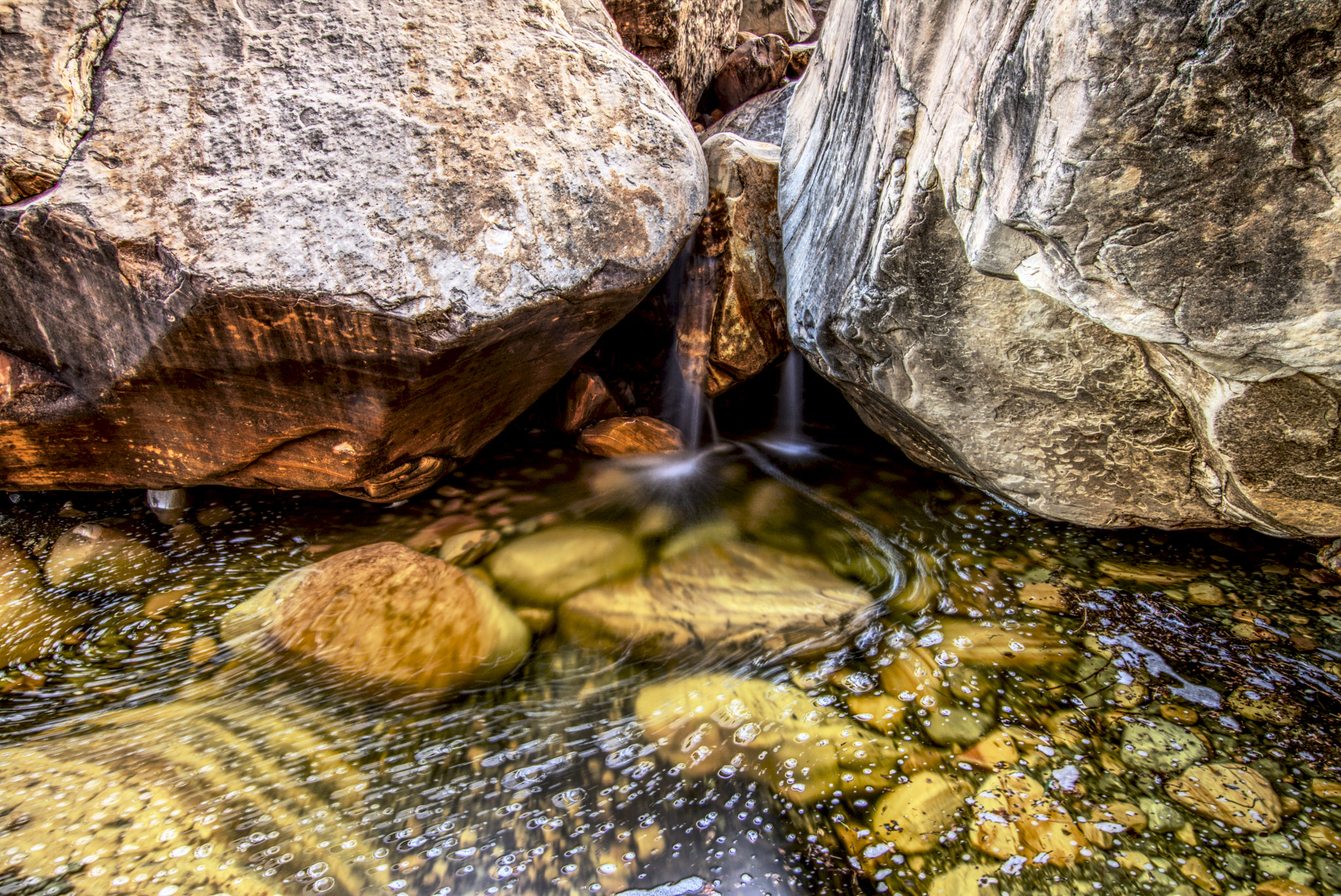 Canon EOS 500D (EOS Rebel T1i / EOS Kiss X3) sample photo. Waterfall in the desert photography