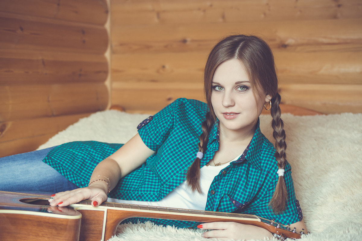 Canon EF 35mm F2 IS USM sample photo. Nastya photography