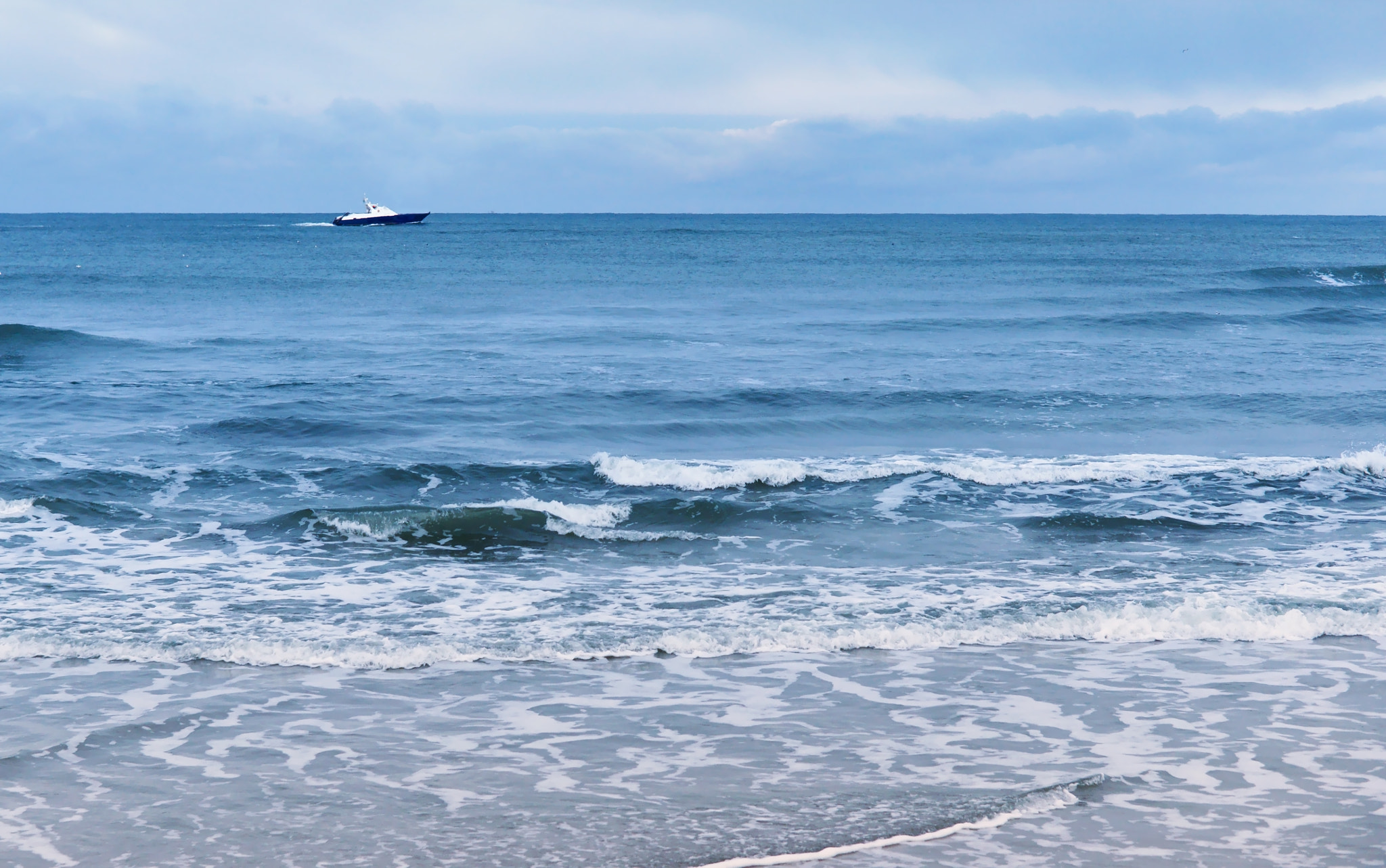 Sony Alpha NEX-3N + E 50mm F1.8 OSS sample photo. Sea, waves, wind photography