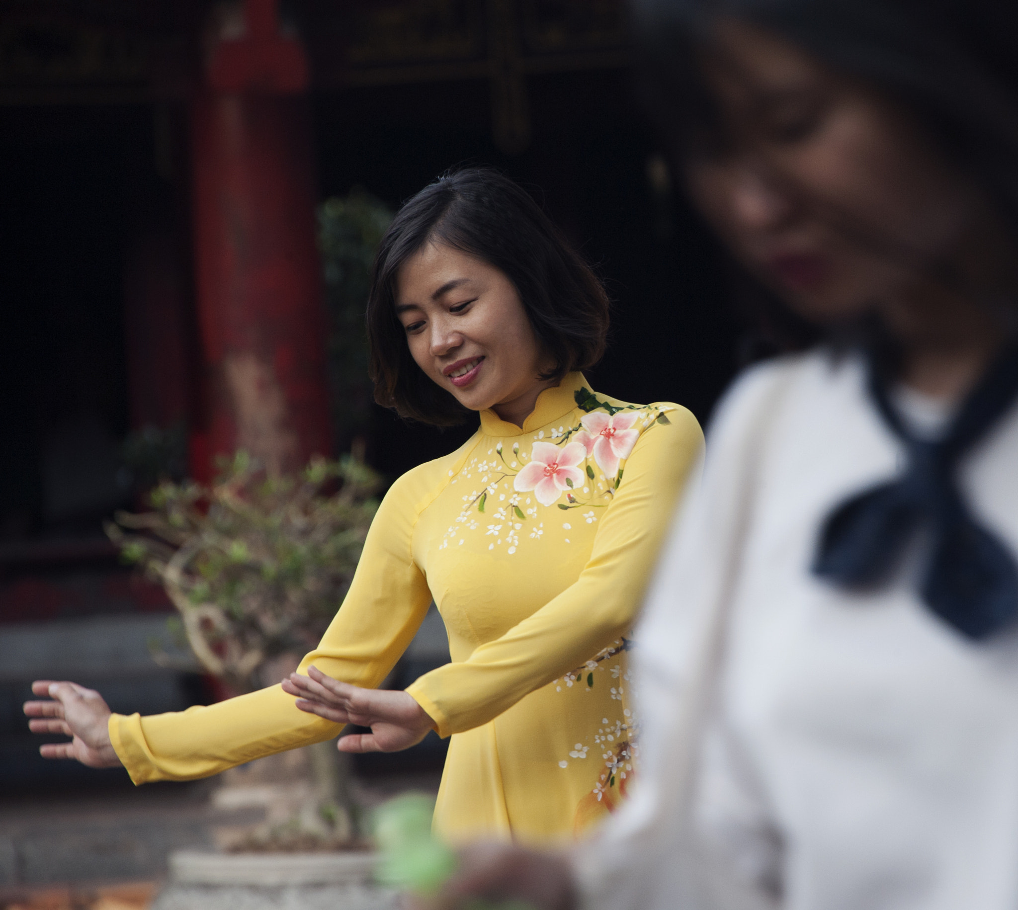 Nikon D3 sample photo. Lady in spring photography