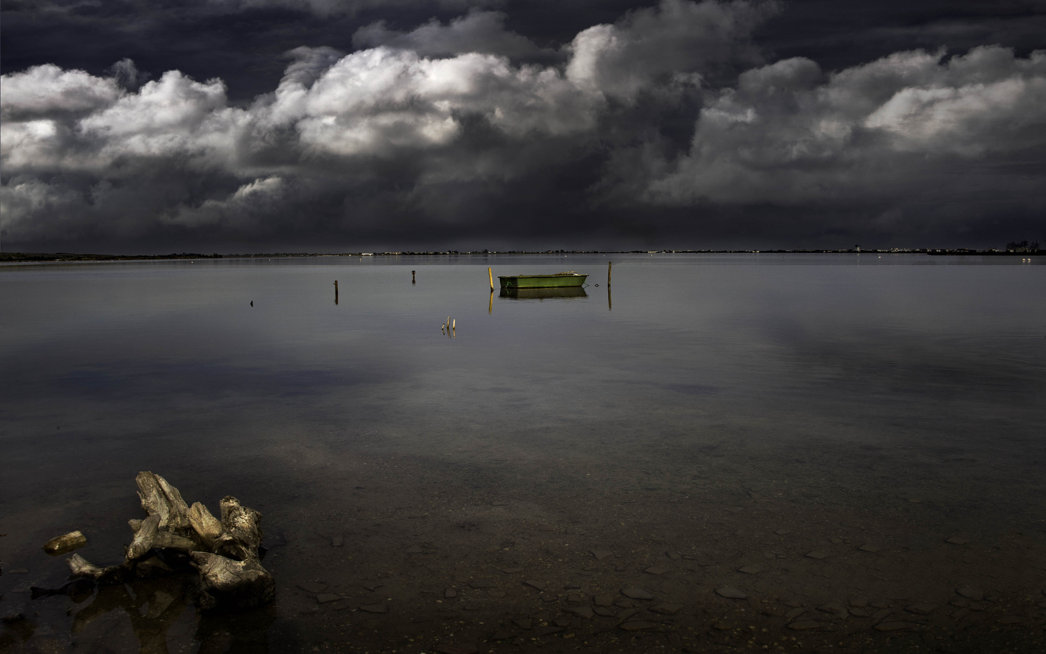 Nikon D4 sample photo. Etangs du sud de la france.   (south french pond) photography
