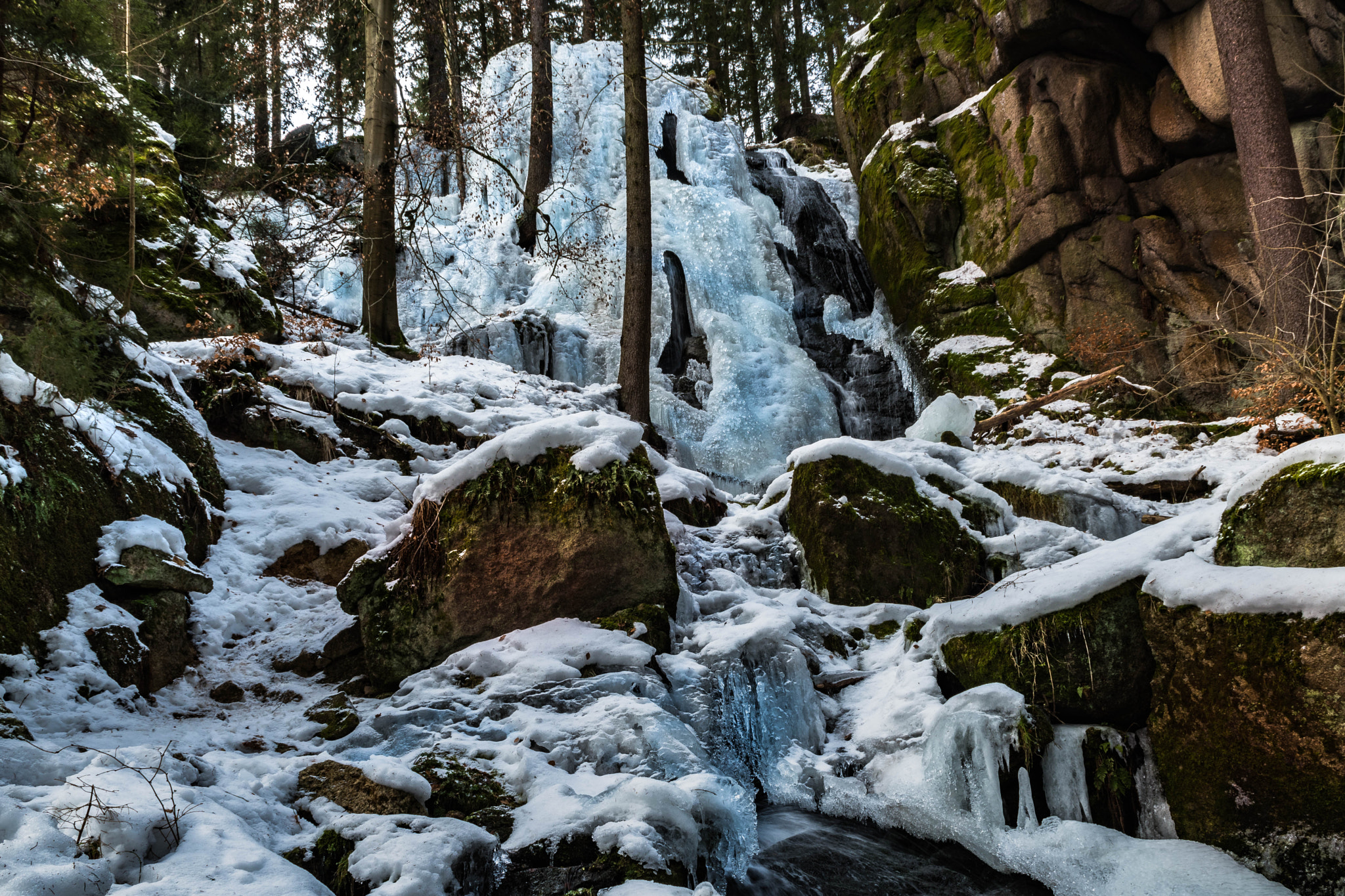 Nikon D5500 sample photo. Gefrohrener wasserfall photography