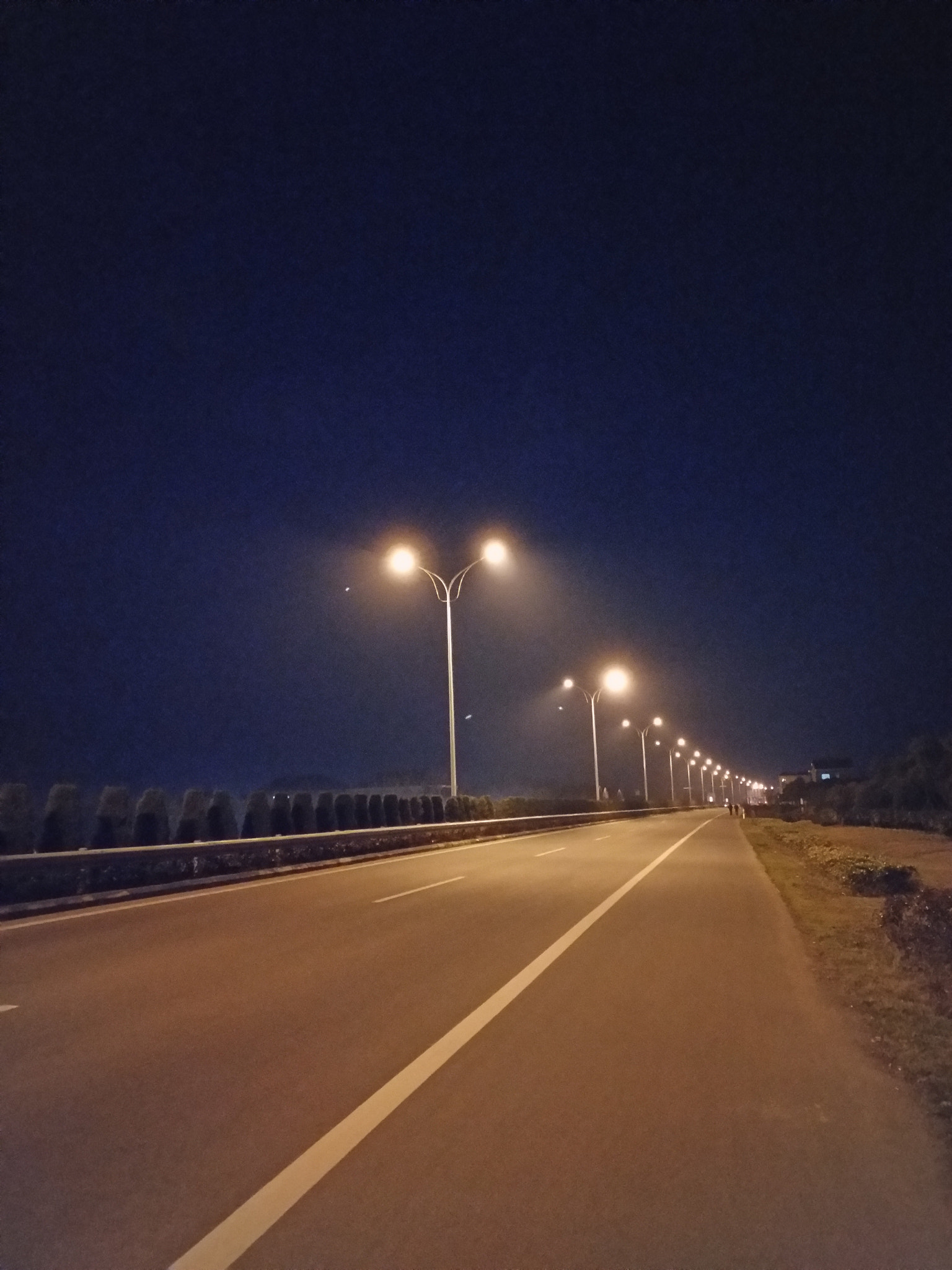 vivo X7PLUS sample photo. Night  light  road photography