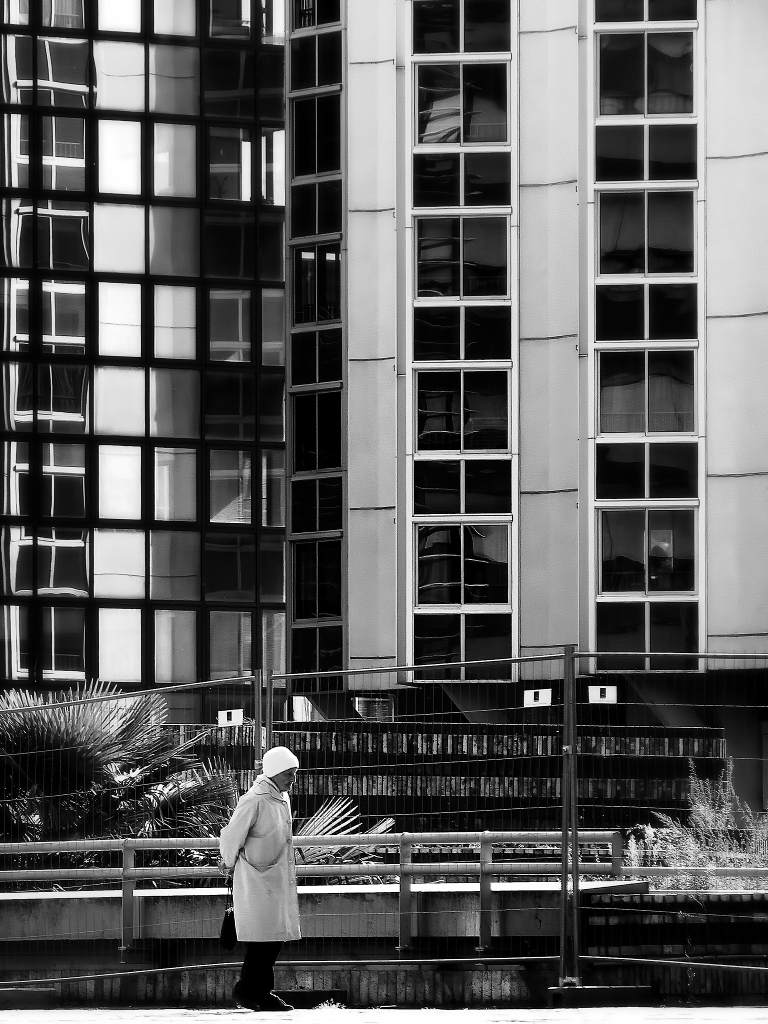 Pentax X90 sample photo. Bordeaux - quartier de mériadeck, 2011 photography
