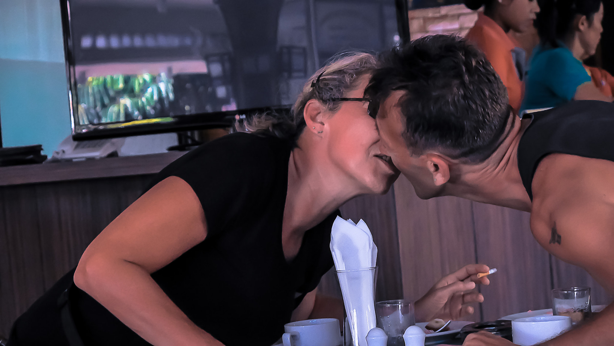 Panasonic Lumix DMC-GX7 sample photo. Sneeky kiss photography