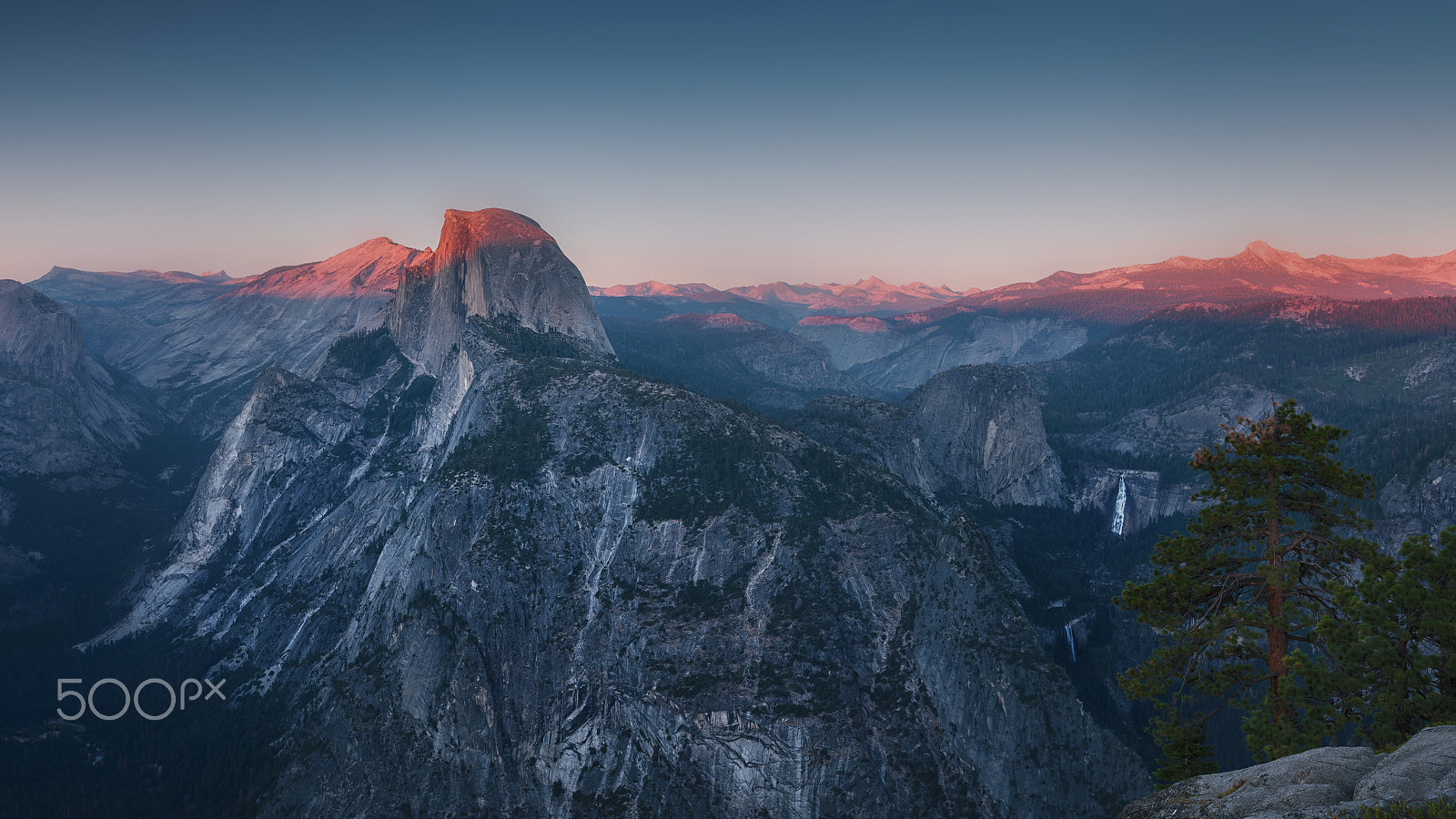 Canon EF 16-35mm F2.8L II USM sample photo. Blue hour photography