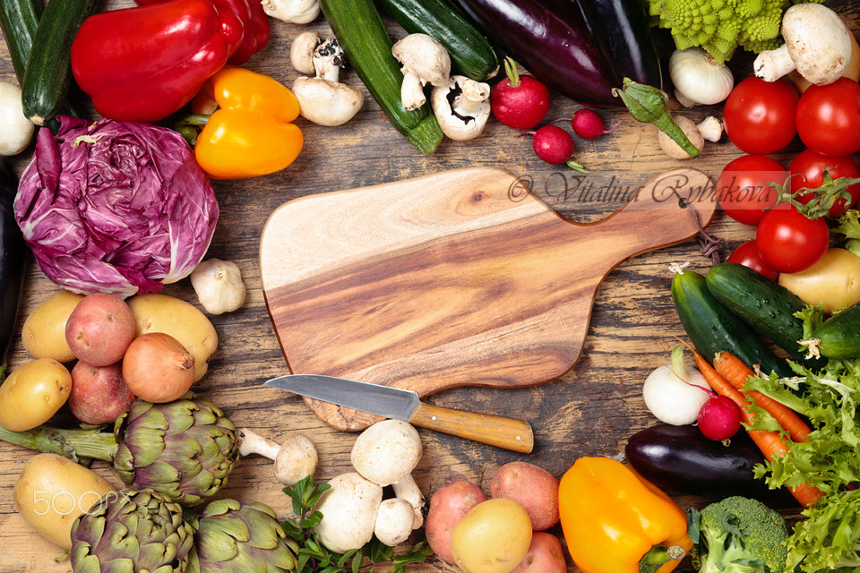 Canon TS-E 90mm F2.8 Tilt-Shift sample photo. Fresh vegetables on wooden background. photography