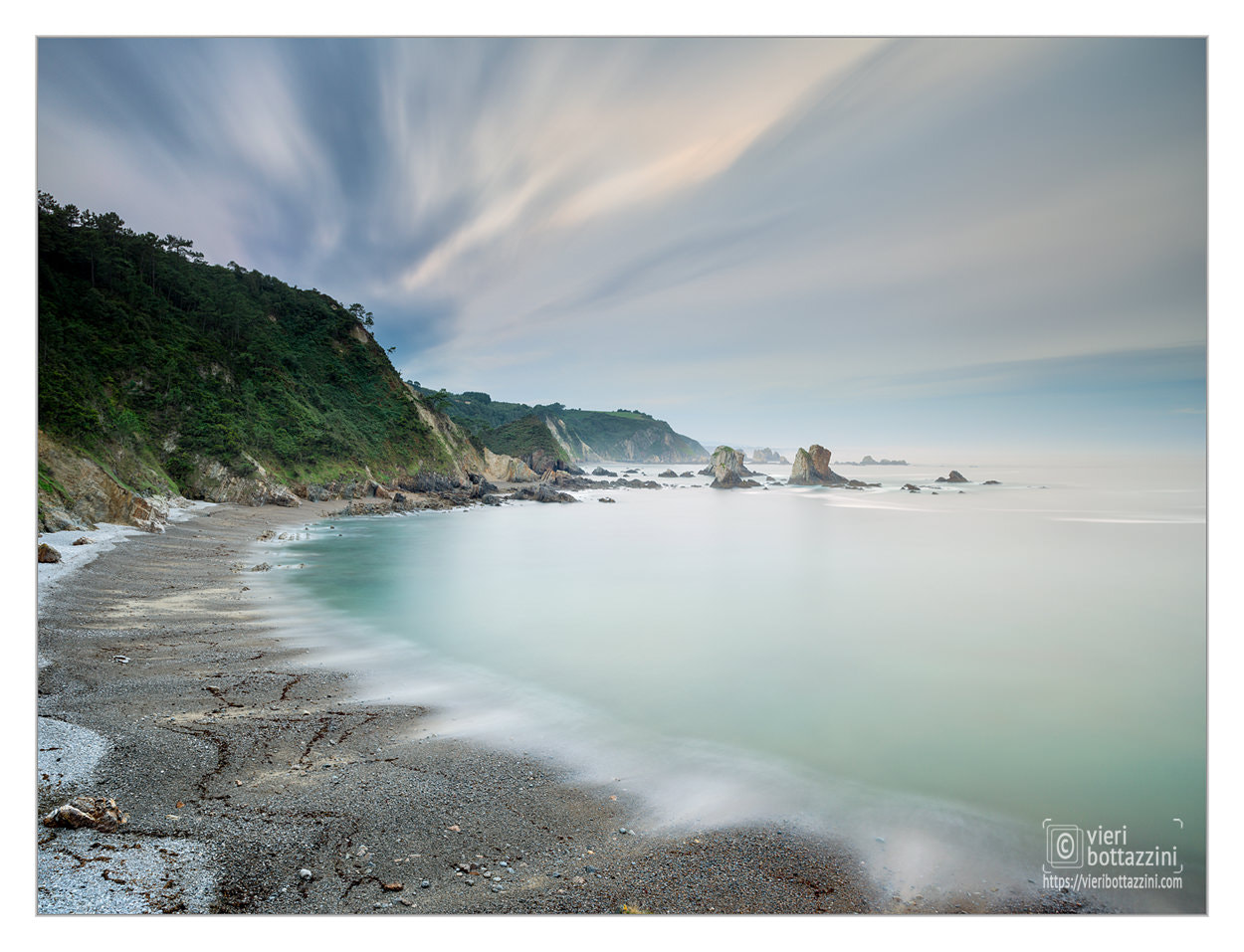 Pentax 645Z + HD Pentax-DA645 28-45mm F4.5ED AW SR sample photo. Playa de silencio photography