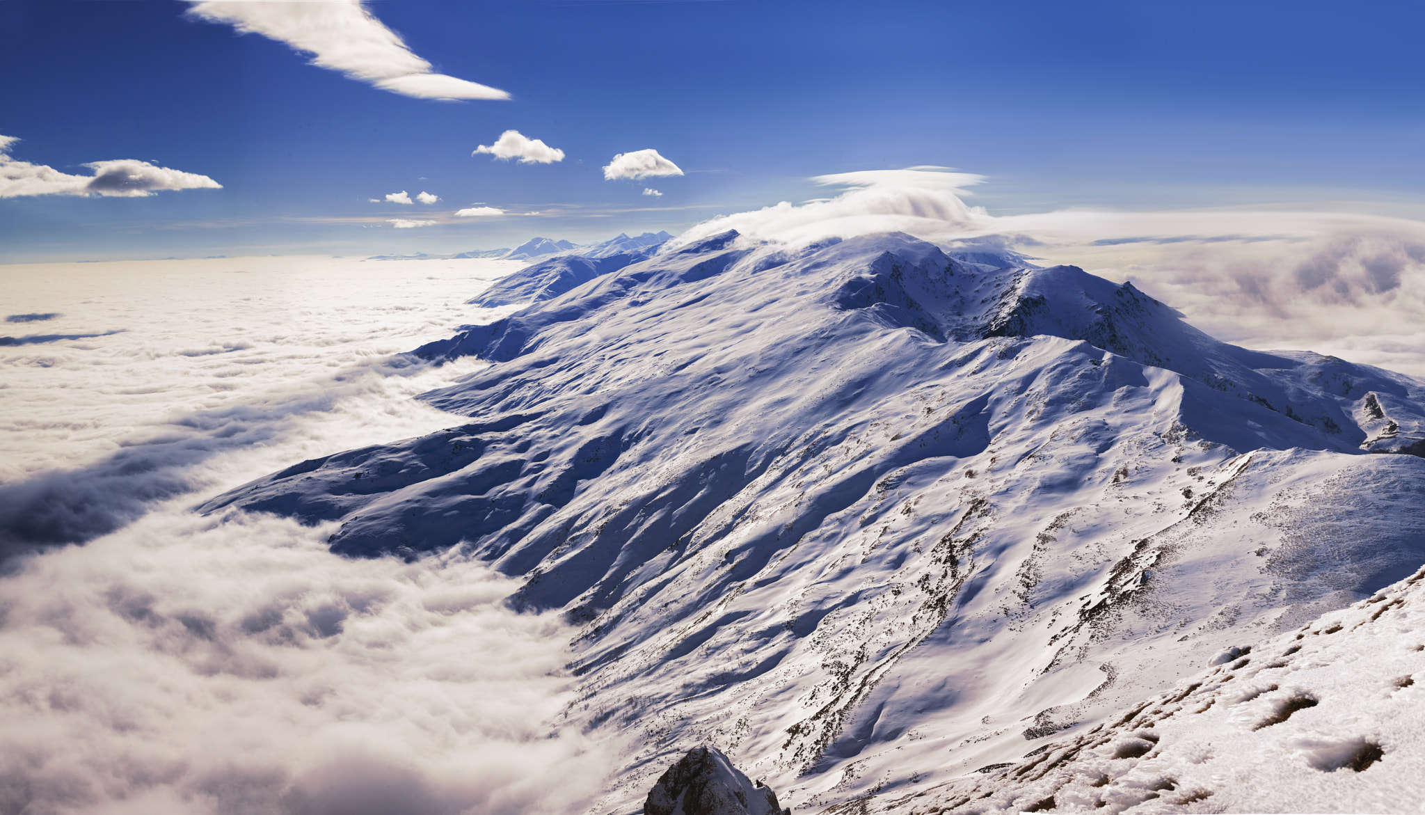 Tamron SP 35mm F1.8 Di VC USD sample photo. Above clouds photography