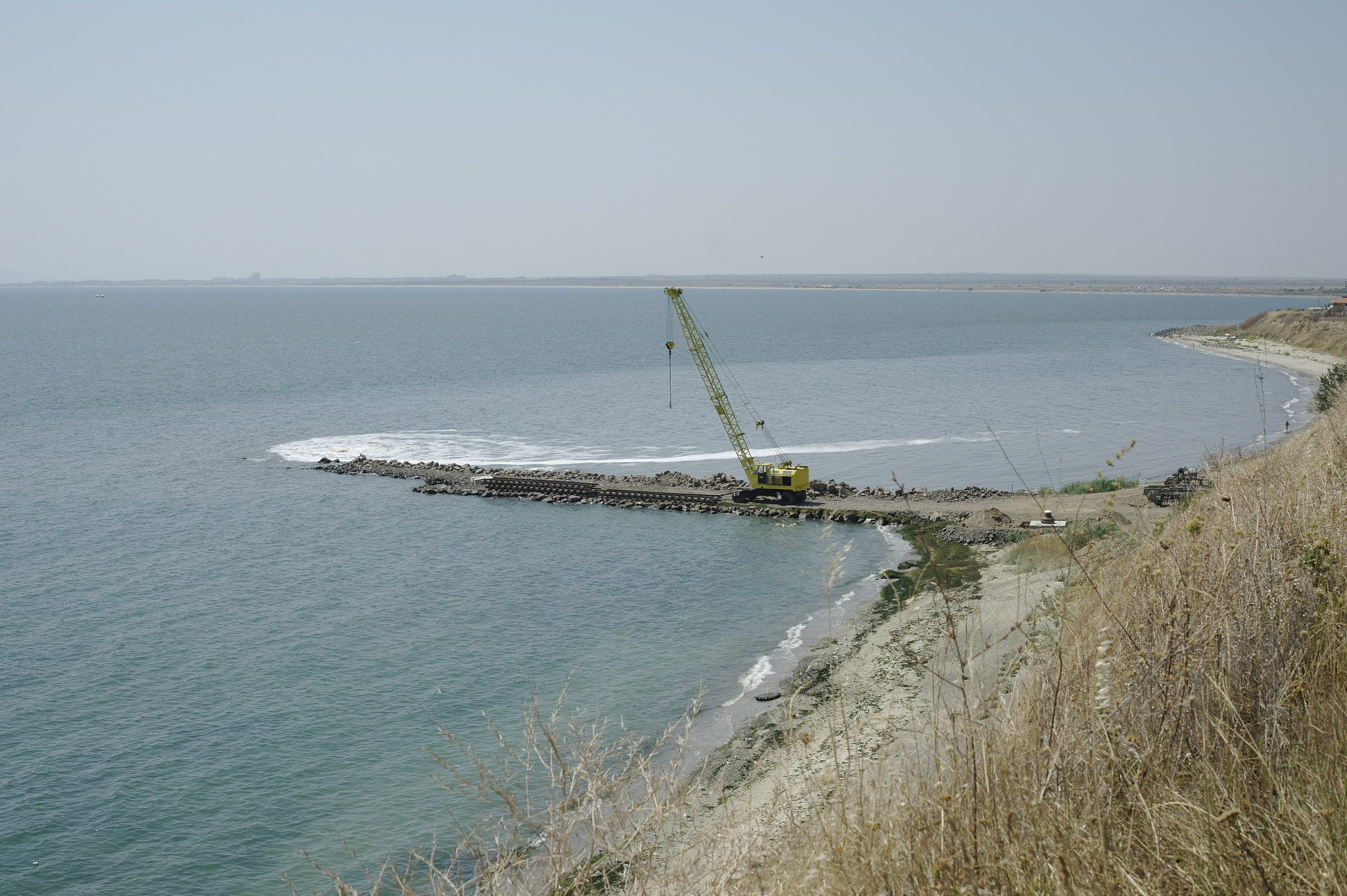 Samsung NX10 sample photo. Crane on the coast photography