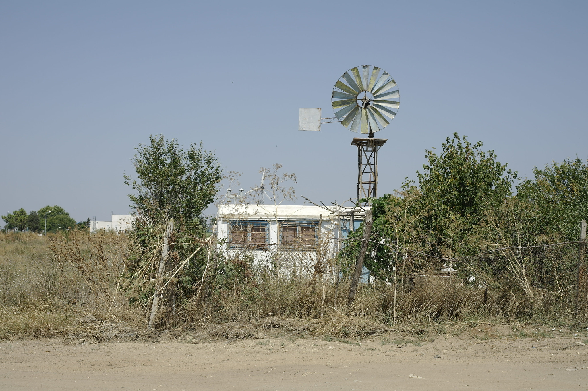 Samsung NX10 sample photo. Windmill photography