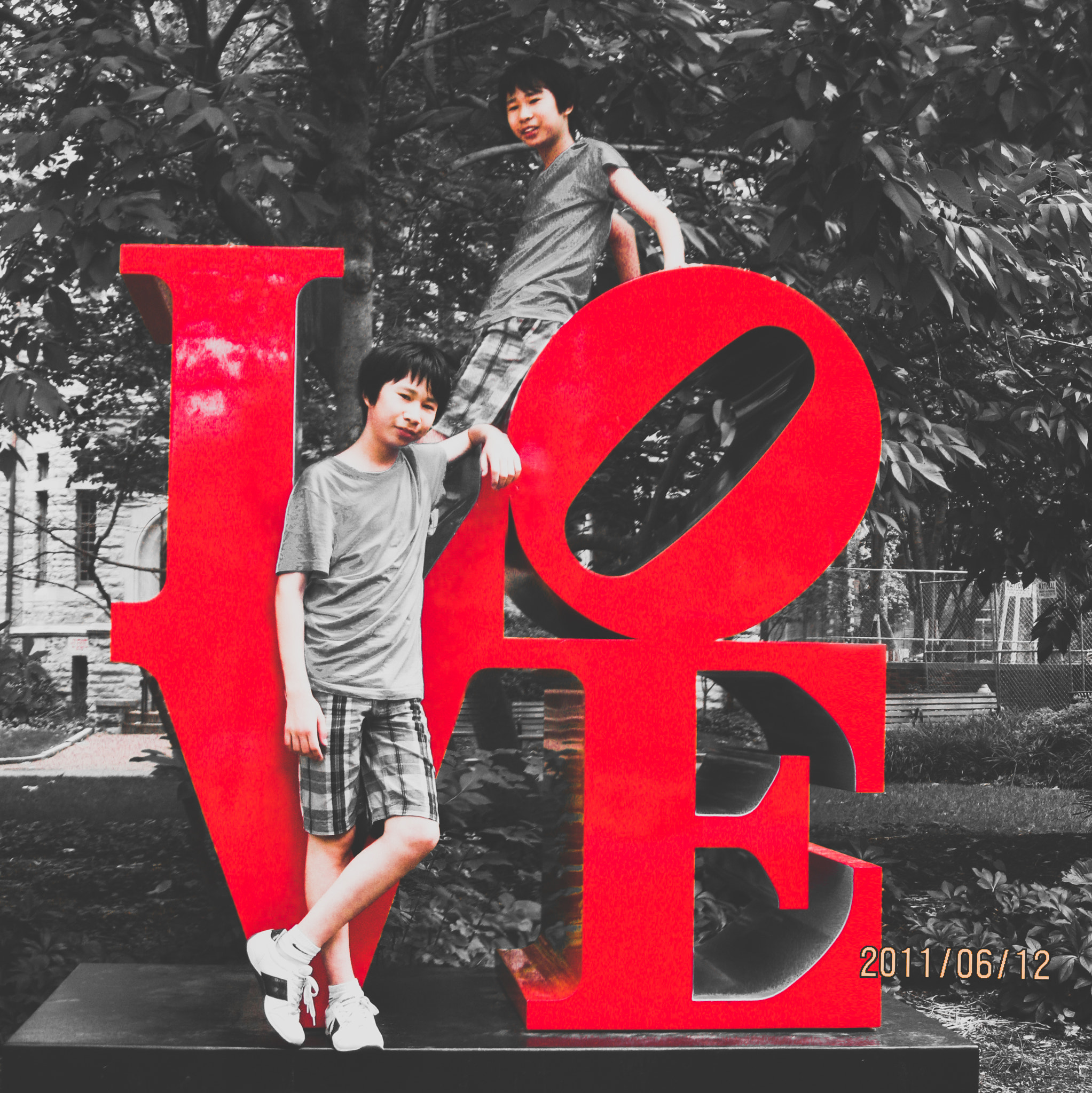 Canon PowerShot A3100 IS sample photo. The twins photography