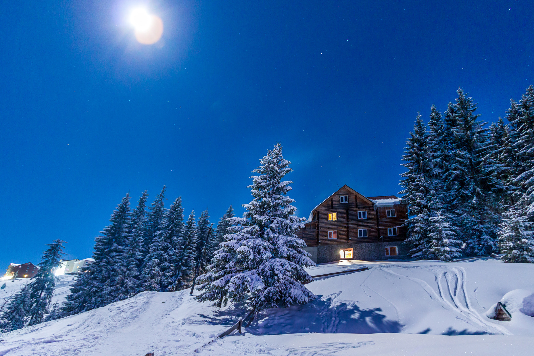 Canon EF-S 10-22mm F3.5-4.5 USM sample photo. Fullmoon on dragobrat hdr photography