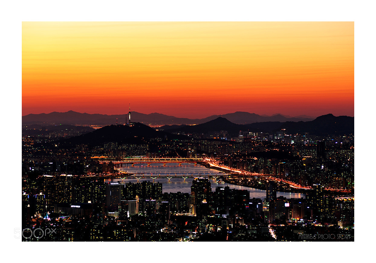 Nikon AF-Nikkor 80-200mm F2.8D ED sample photo. Night view of seoul photography