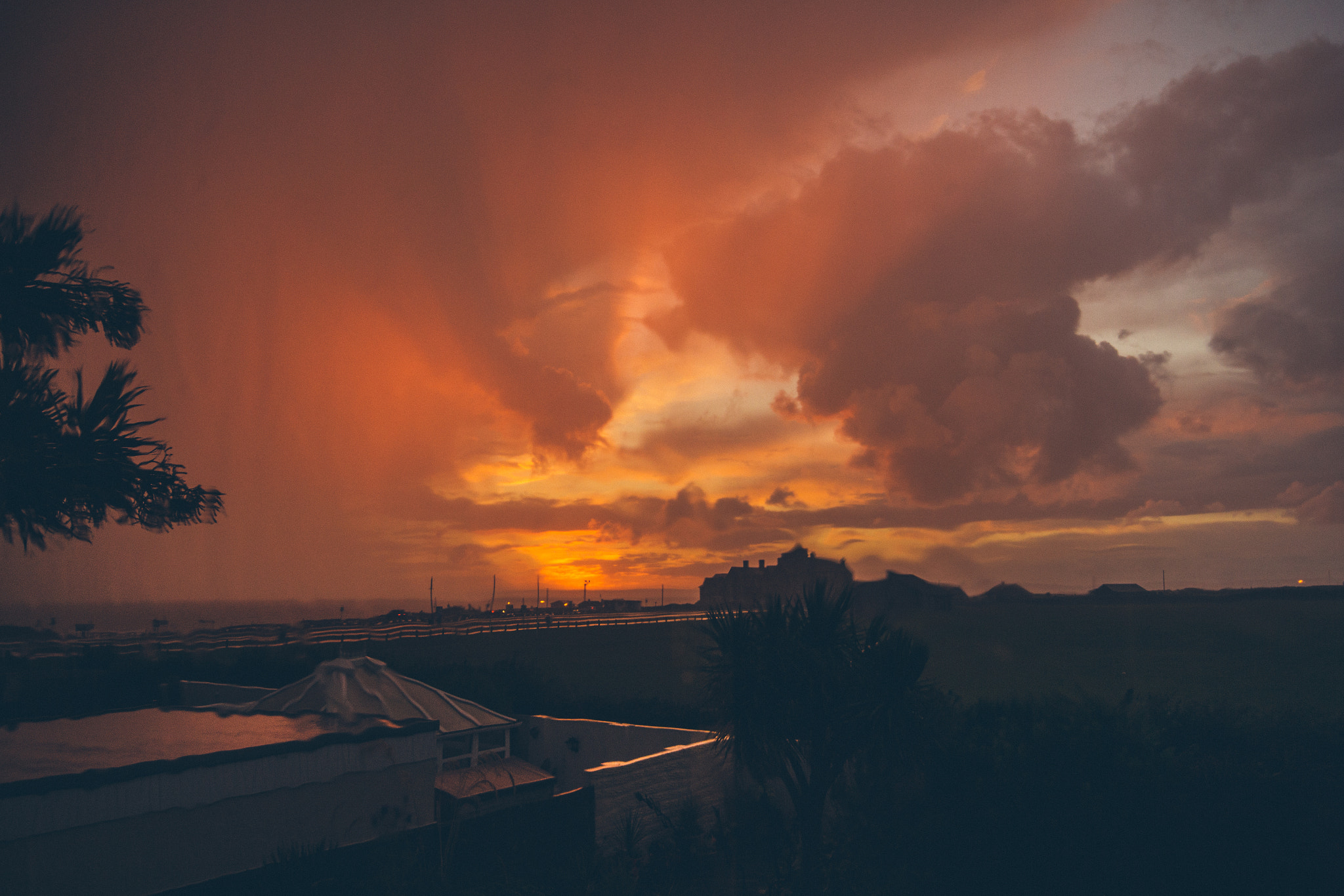 Canon EOS 550D (EOS Rebel T2i / EOS Kiss X4) + Sigma 10-20mm F4-5.6 EX DC HSM sample photo. Through the window and into the storm photography