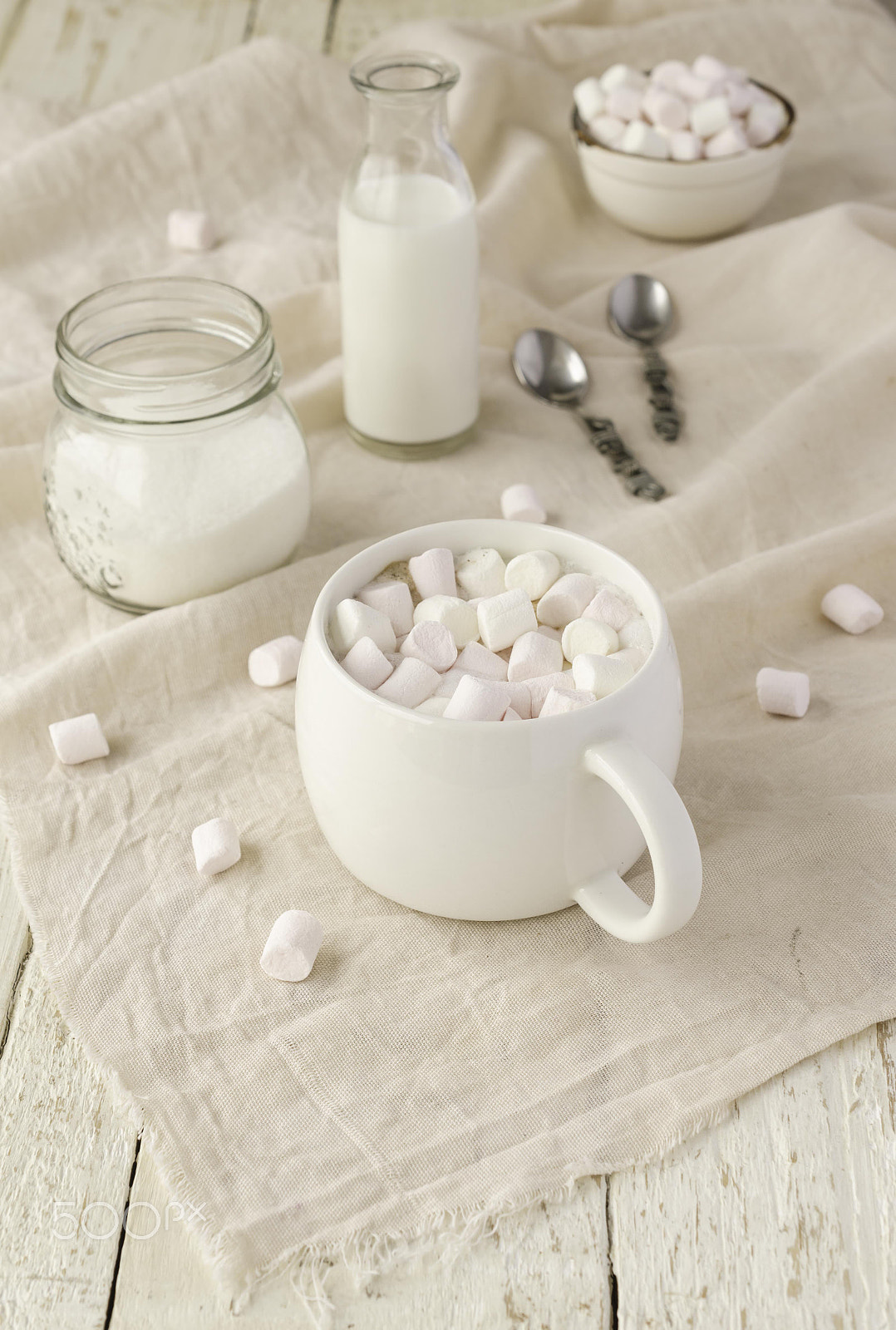 Nikon D7000 + Nikon AF-S DX Micro Nikkor 40mm F2.8 sample photo. White cup with cocoa and marshmallows, selective focus photography