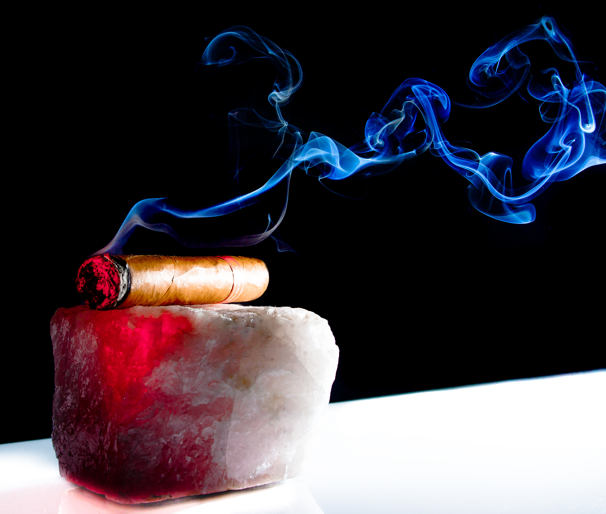 Canon EF 24-70mm F4L IS USM sample photo. Premium cigar photography