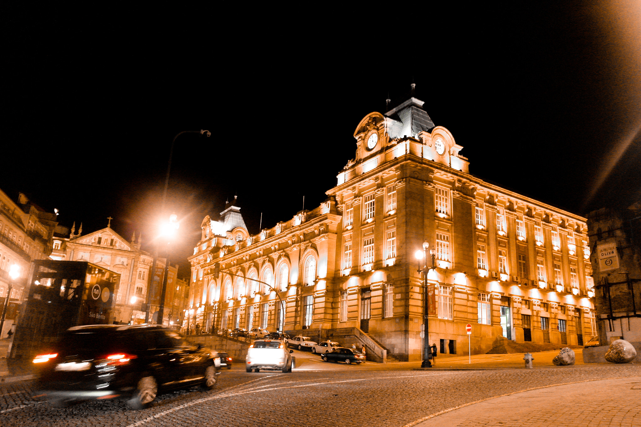 Samsung NX200 sample photo. Portugal porto sao bento photography