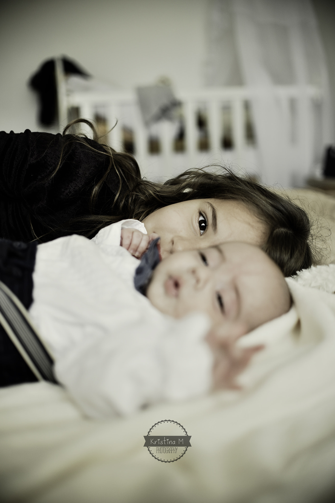 Nikon D750 + Nikon AF-S DX Nikkor 35mm F1.8G sample photo. Sister as guardian photography