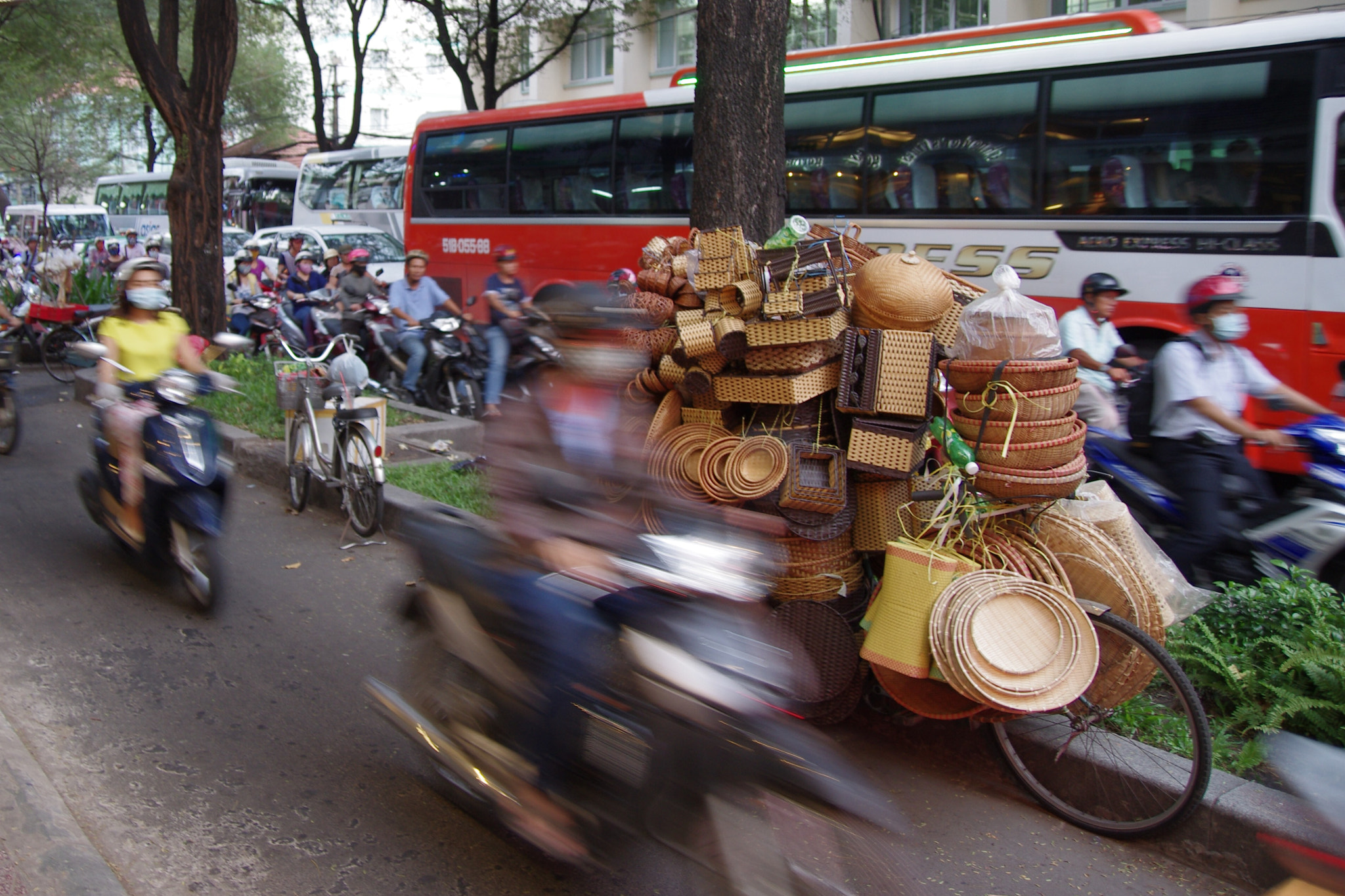 Pentax K-5 sample photo. Traffic photography