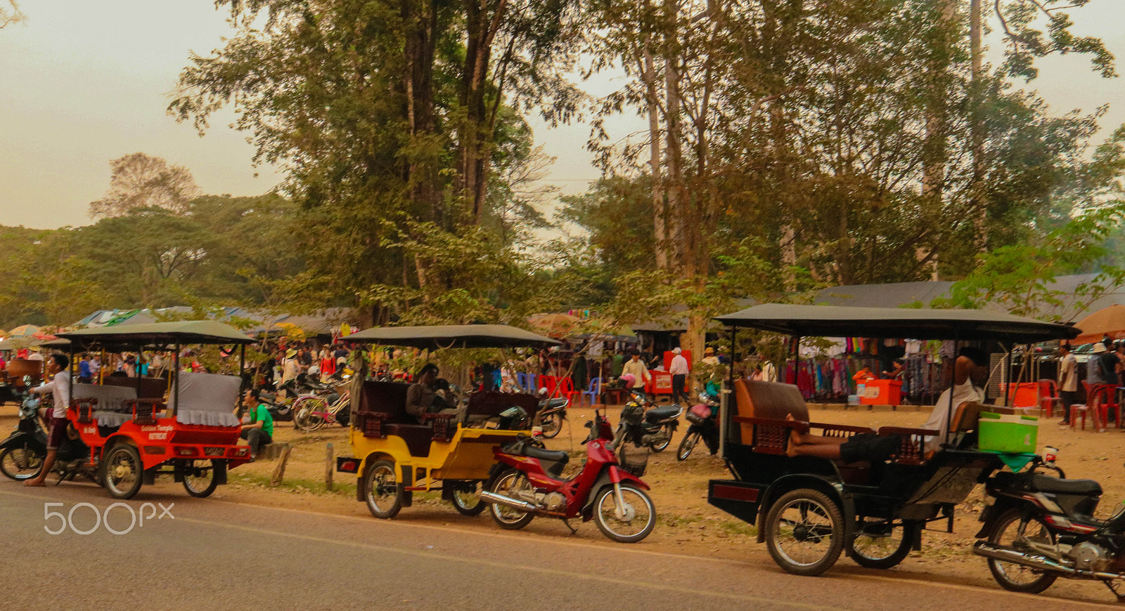 Canon EOS 760D (EOS Rebel T6s / EOS 8000D) sample photo. Tuk tuk photography