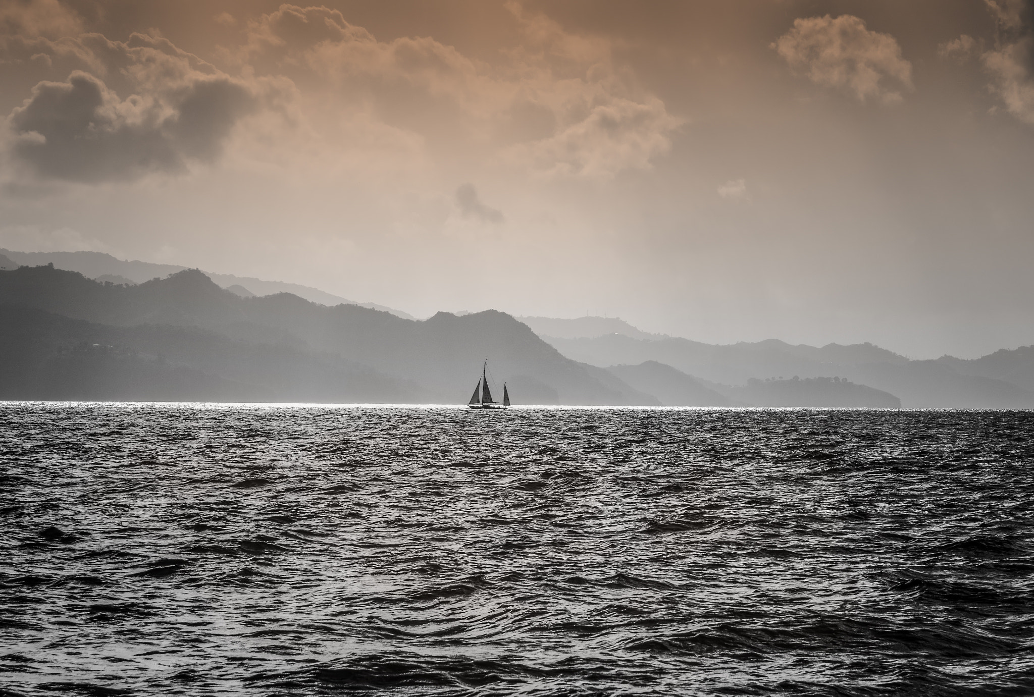 Nikon AF Nikkor 24-85mm F2.8-4D IF sample photo. Sunrise in the caribbean photography