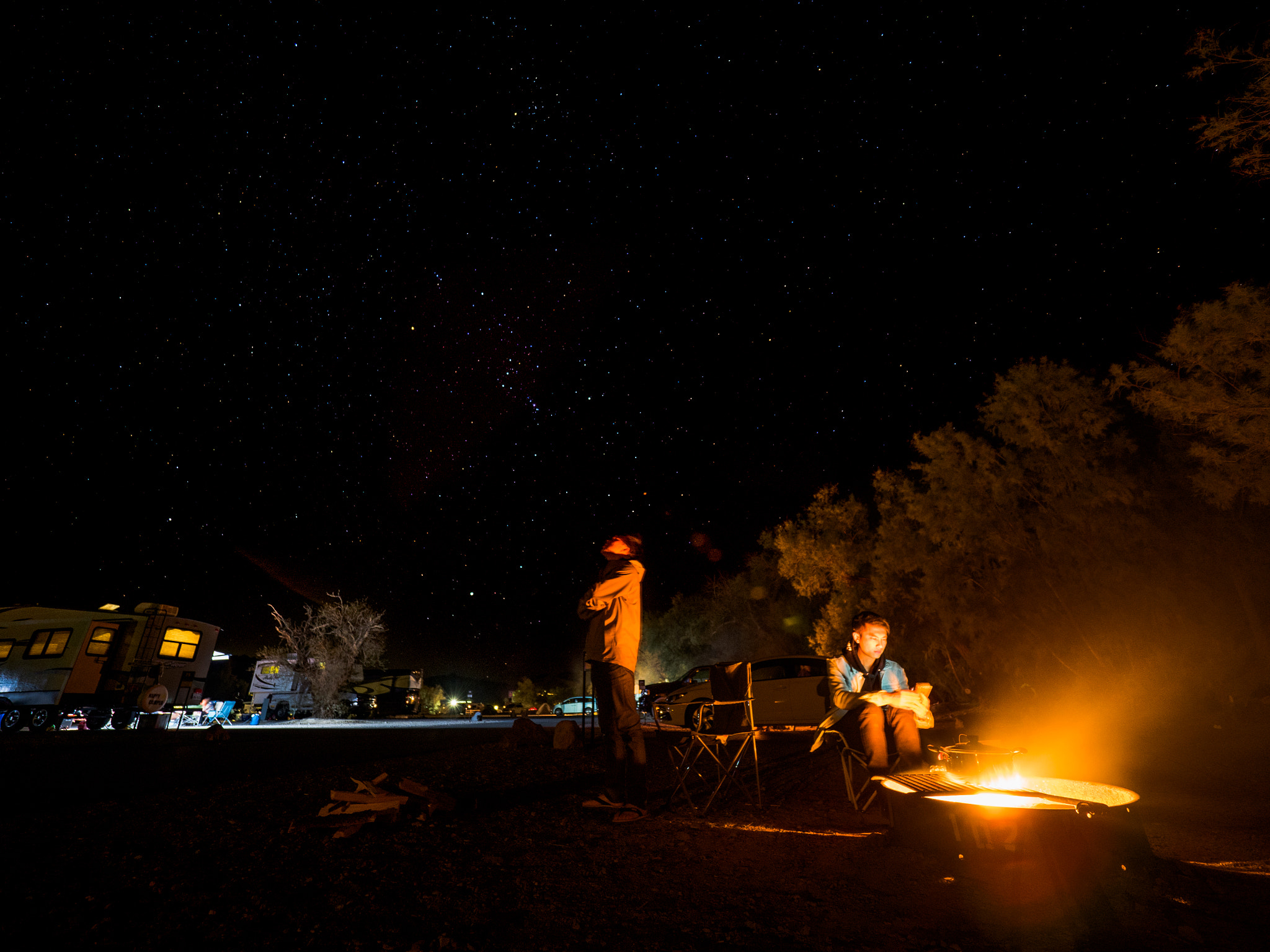 Olympus OM-D E-M5 II + Olympus M.Zuiko Digital ED 7-14mm F2.8 PRO sample photo. Death valley camping night. photography