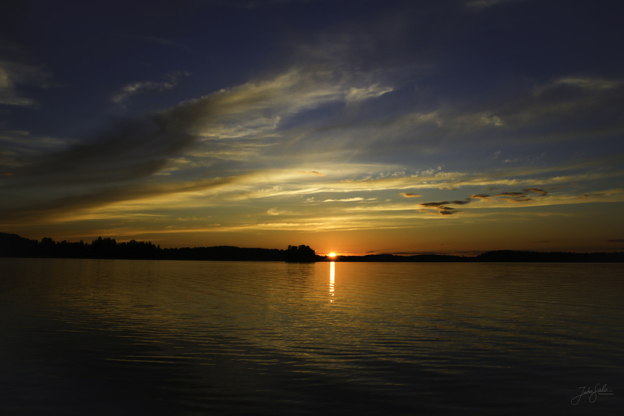 Canon EF 75-300mm F4.0-5.6 IS USM sample photo. Sunset landscape on a lake. photography