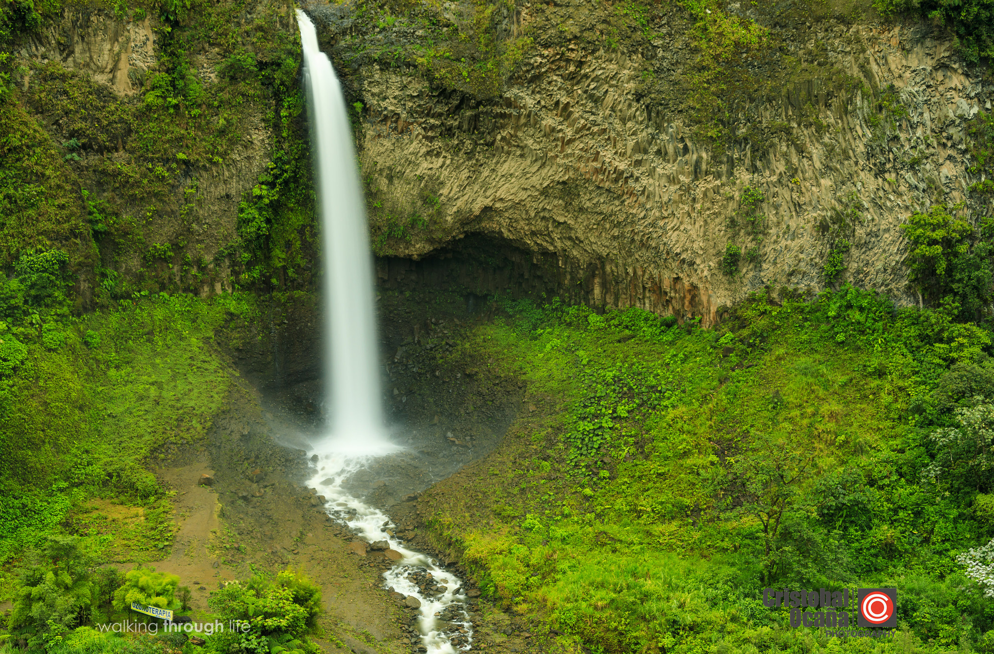 Canon EF 28-300mm F3.5-5.6L IS USM sample photo. Cascada velo de novia baños - ecuador photography