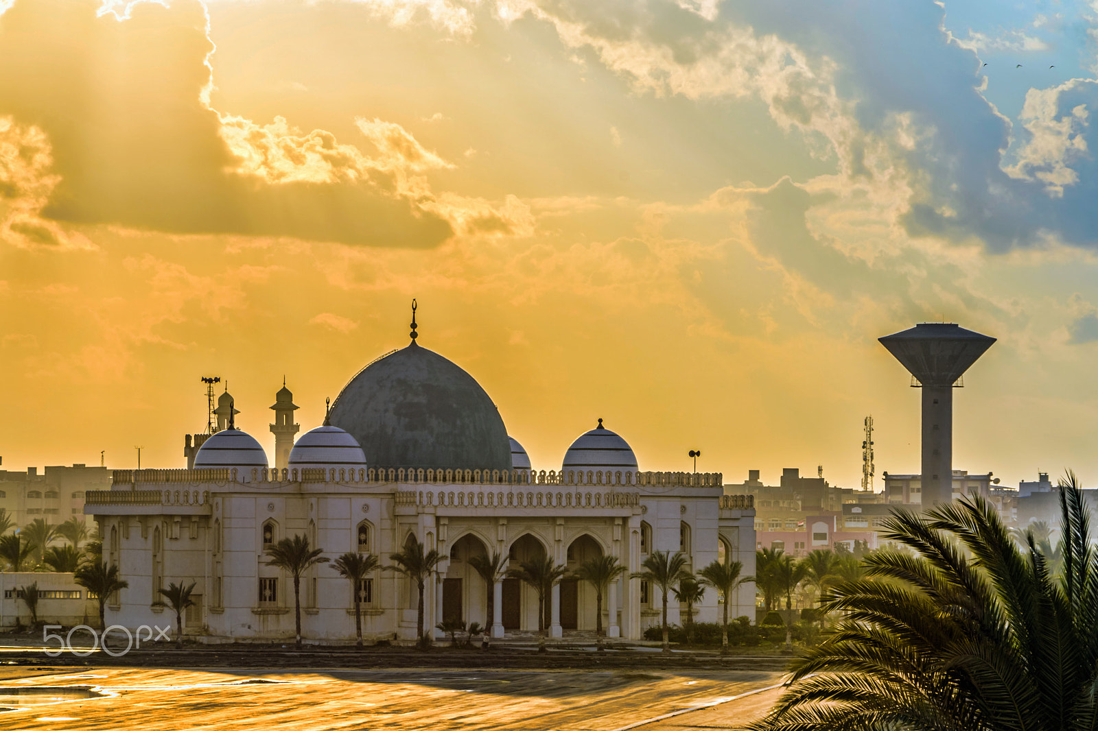Nikon D5500 + Sigma 18-250mm F3.5-6.3 DC OS HSM sample photo. Iconic city mosque under clouds hdr 3 exposures photography