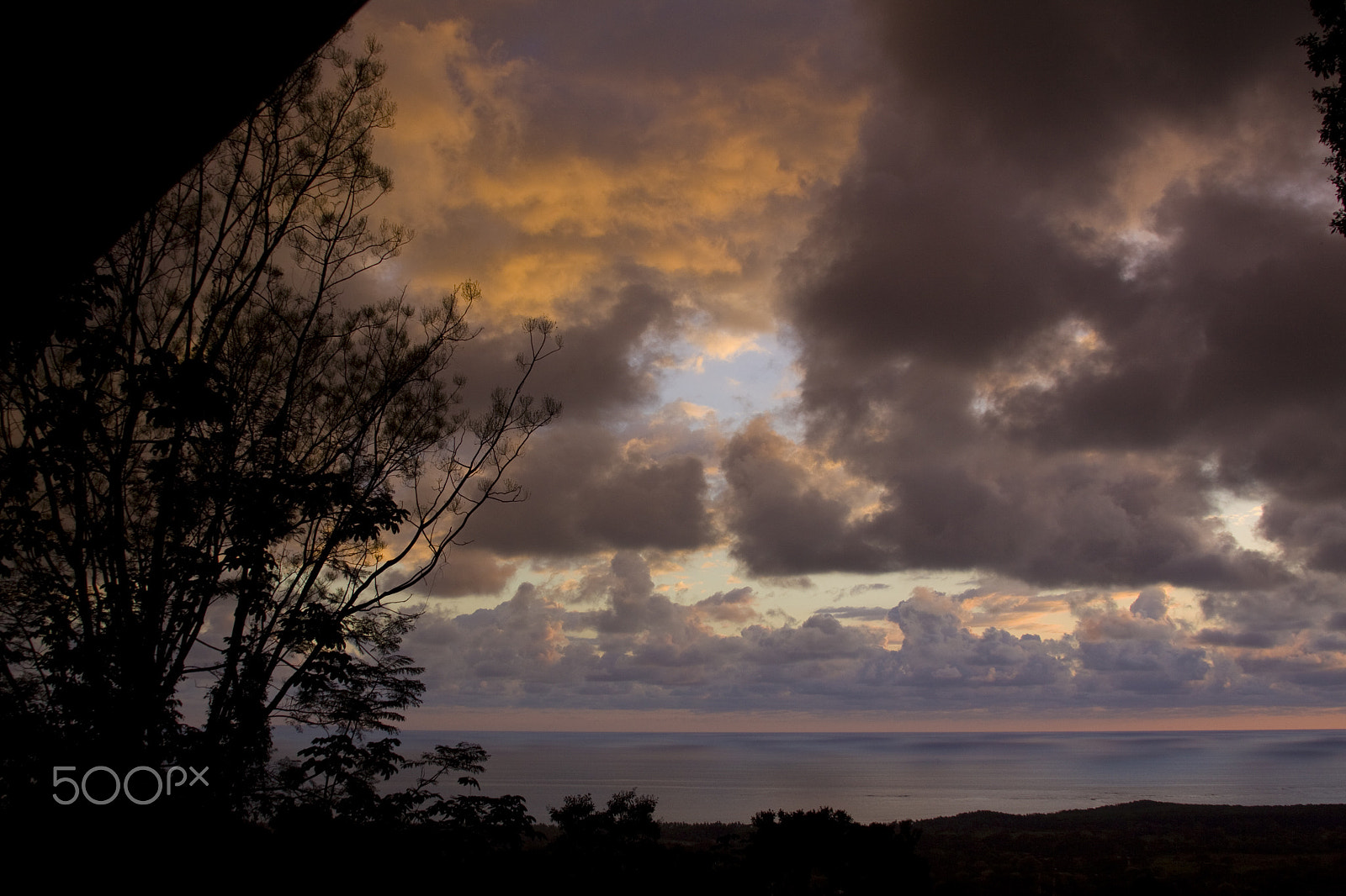 Canon EF 28-135mm F3.5-5.6 IS USM sample photo. The blue hole photography