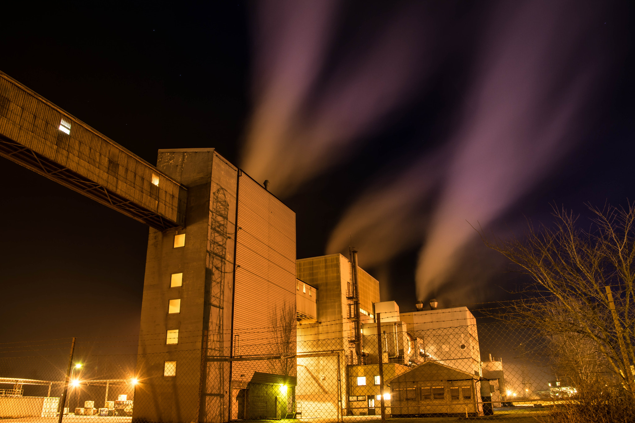 Sigma 28-300mm F3.5-6.3 DG Macro sample photo. Smoke bridge photography