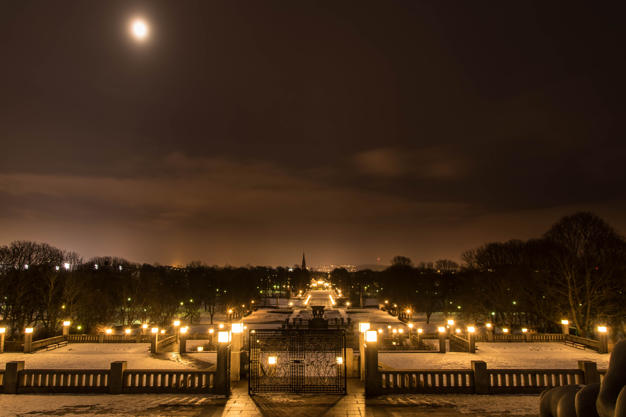Sigma 28-300mm F3.5-6.3 DG Macro sample photo. Night park photography