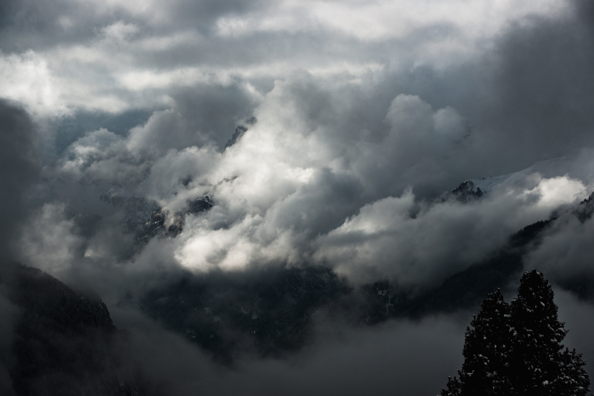 Sony Alpha DSLR-A900 + Minolta/Sony AF 70-200mm F2.8 G sample photo. Moody val di fassa photography