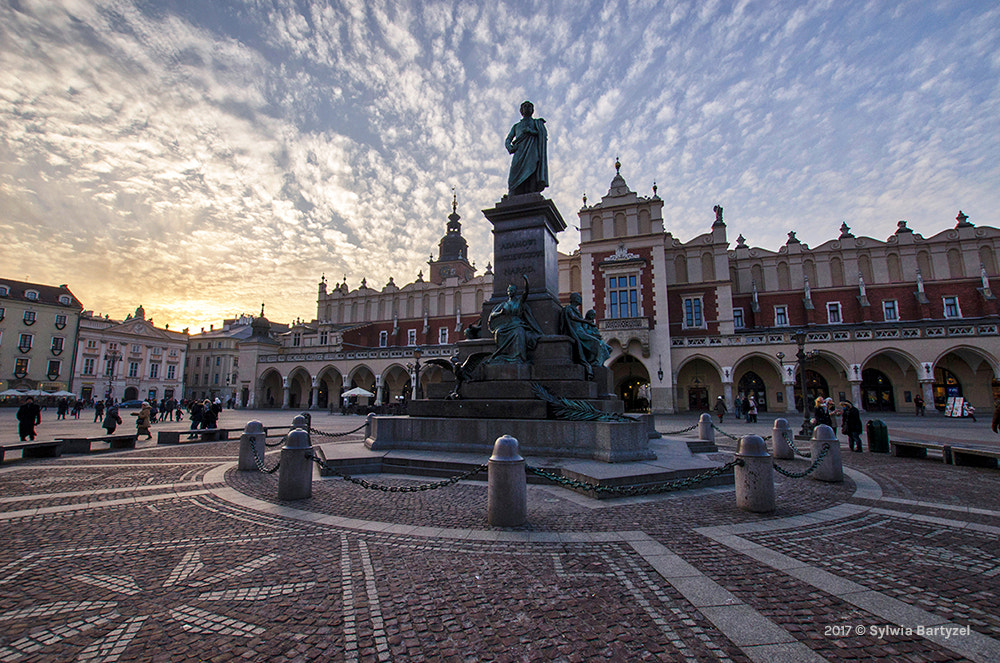 Nikon D7000 + Sigma 10-20mm F3.5 EX DC HSM sample photo. Main square, kraków photography