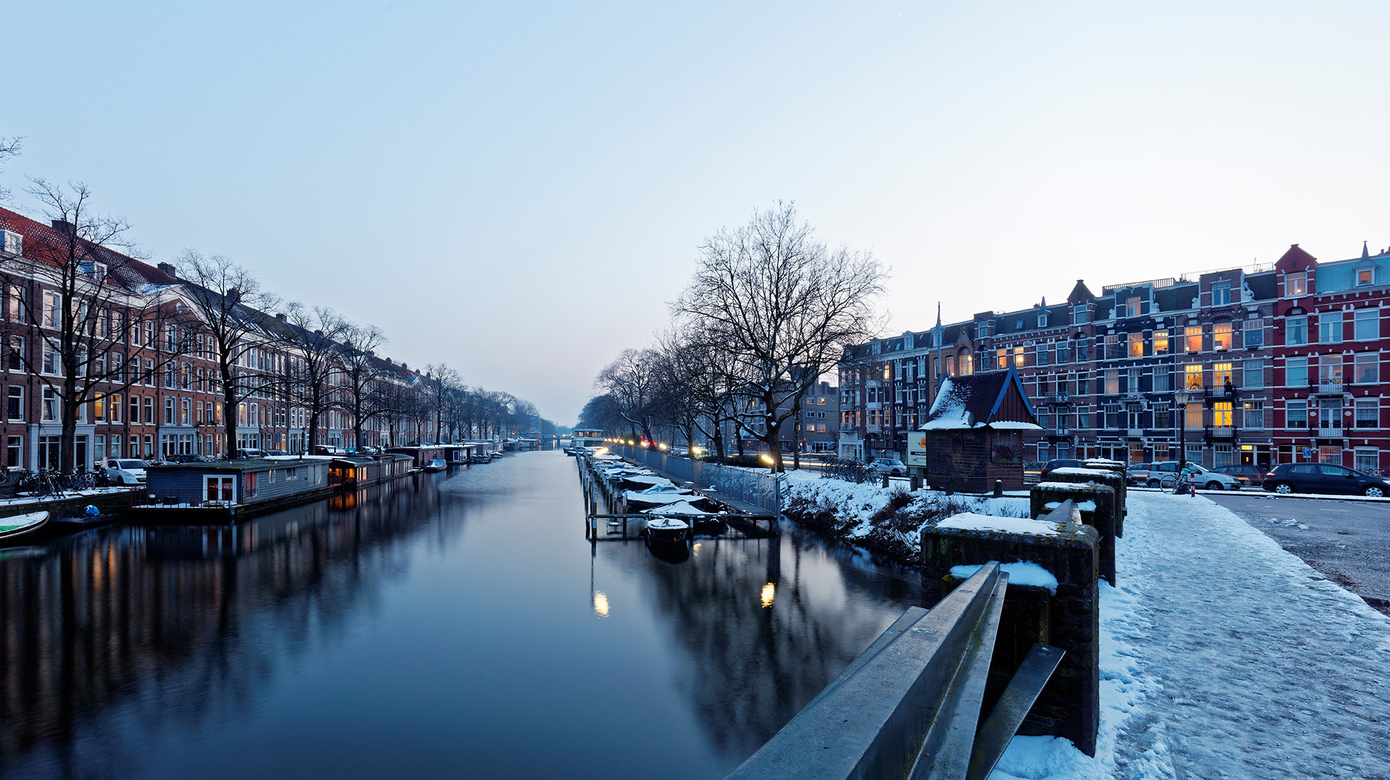 Canon EF 16-35mm F4L IS USM sample photo. Snow over amsterdam. photography