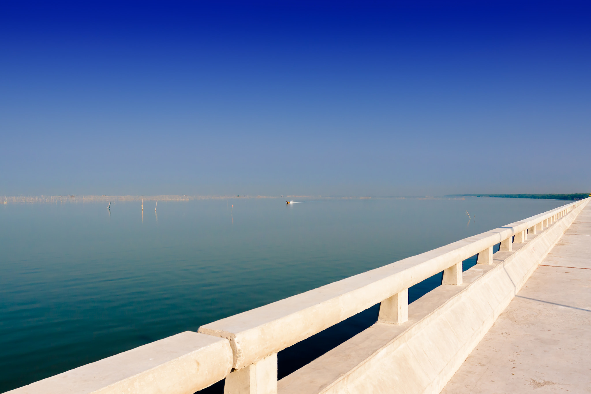 Canon EOS 50D + Canon EF 17-40mm F4L USM sample photo. New travel place concrete road in chonburi thailand photography