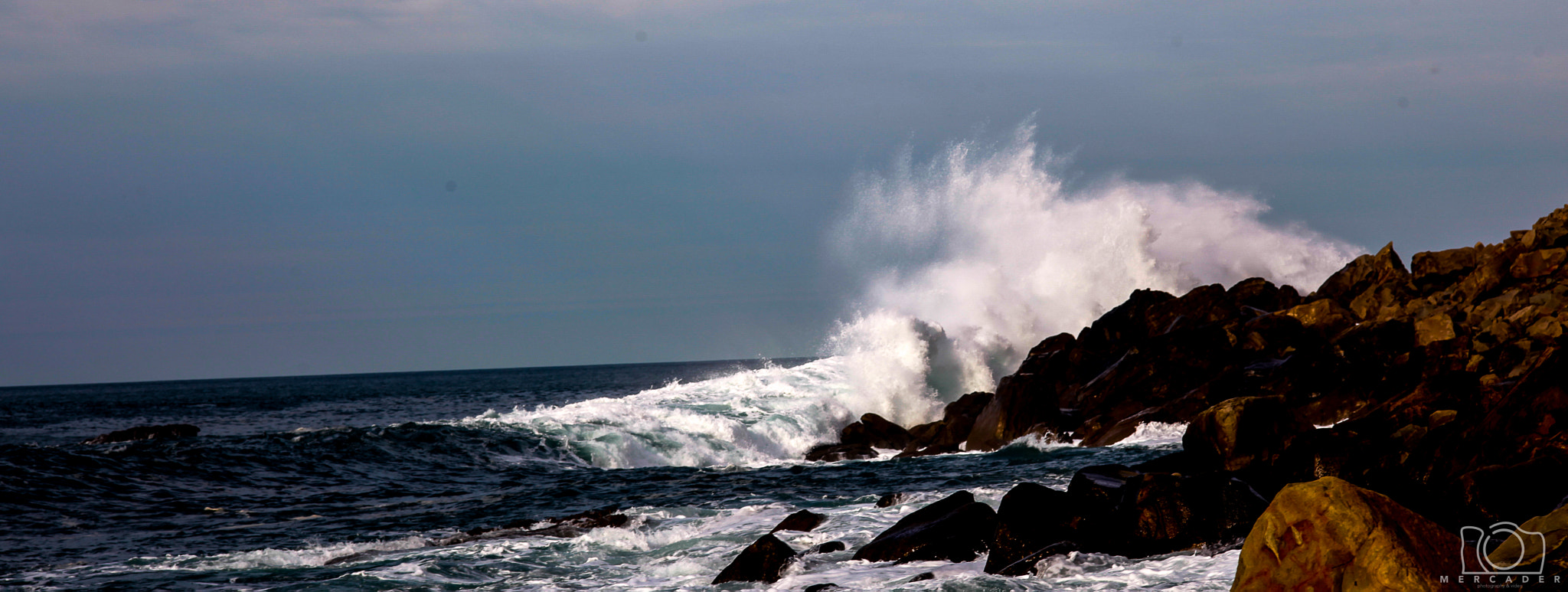 Canon EOS 5D Mark II + Sigma 105mm F2.8 EX DG Macro sample photo. Olas en agiti (san sebastian) photography