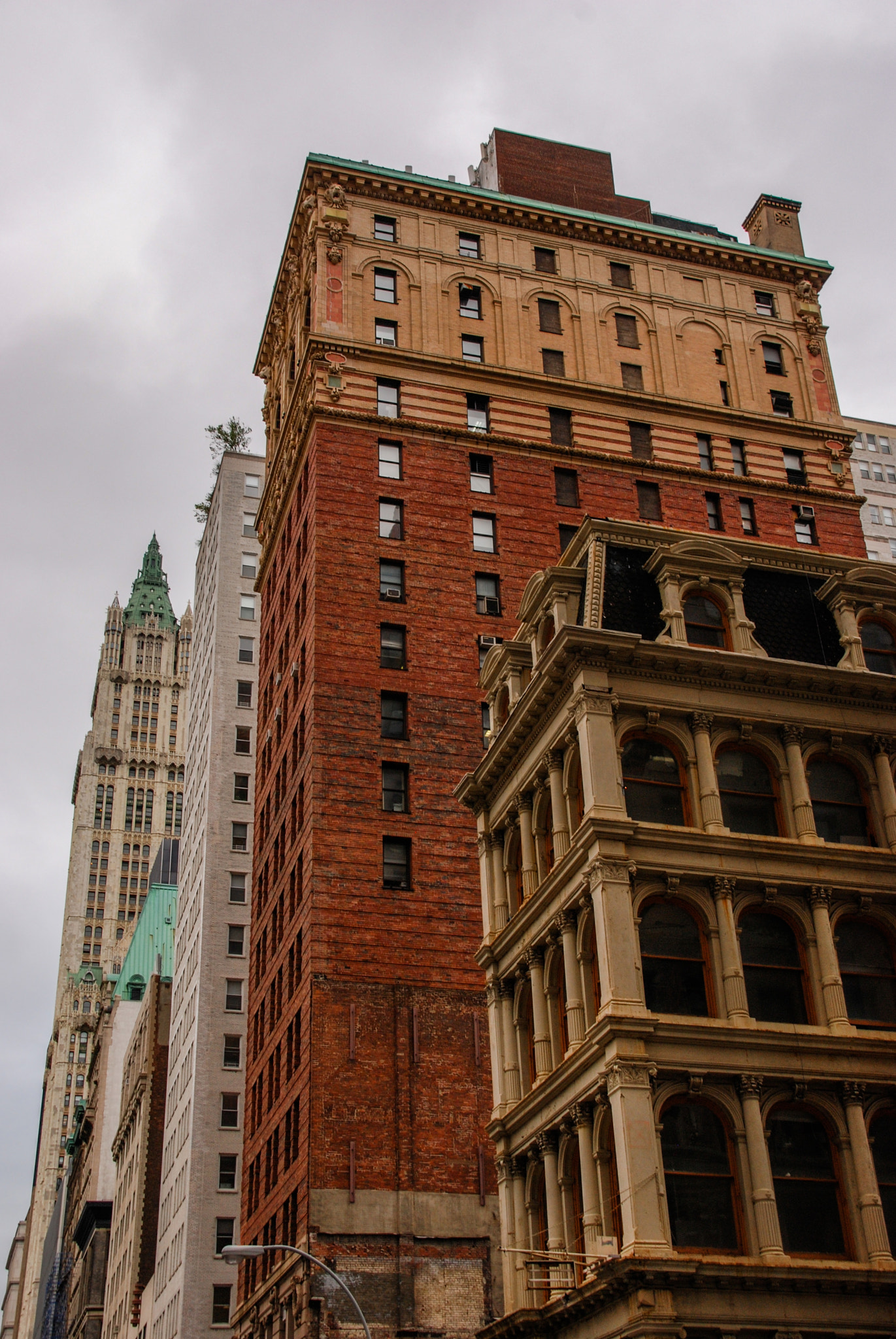 Nikon D80 + Sigma 18-200mm F3.5-6.3 DC sample photo. Manhattan achitecture photography