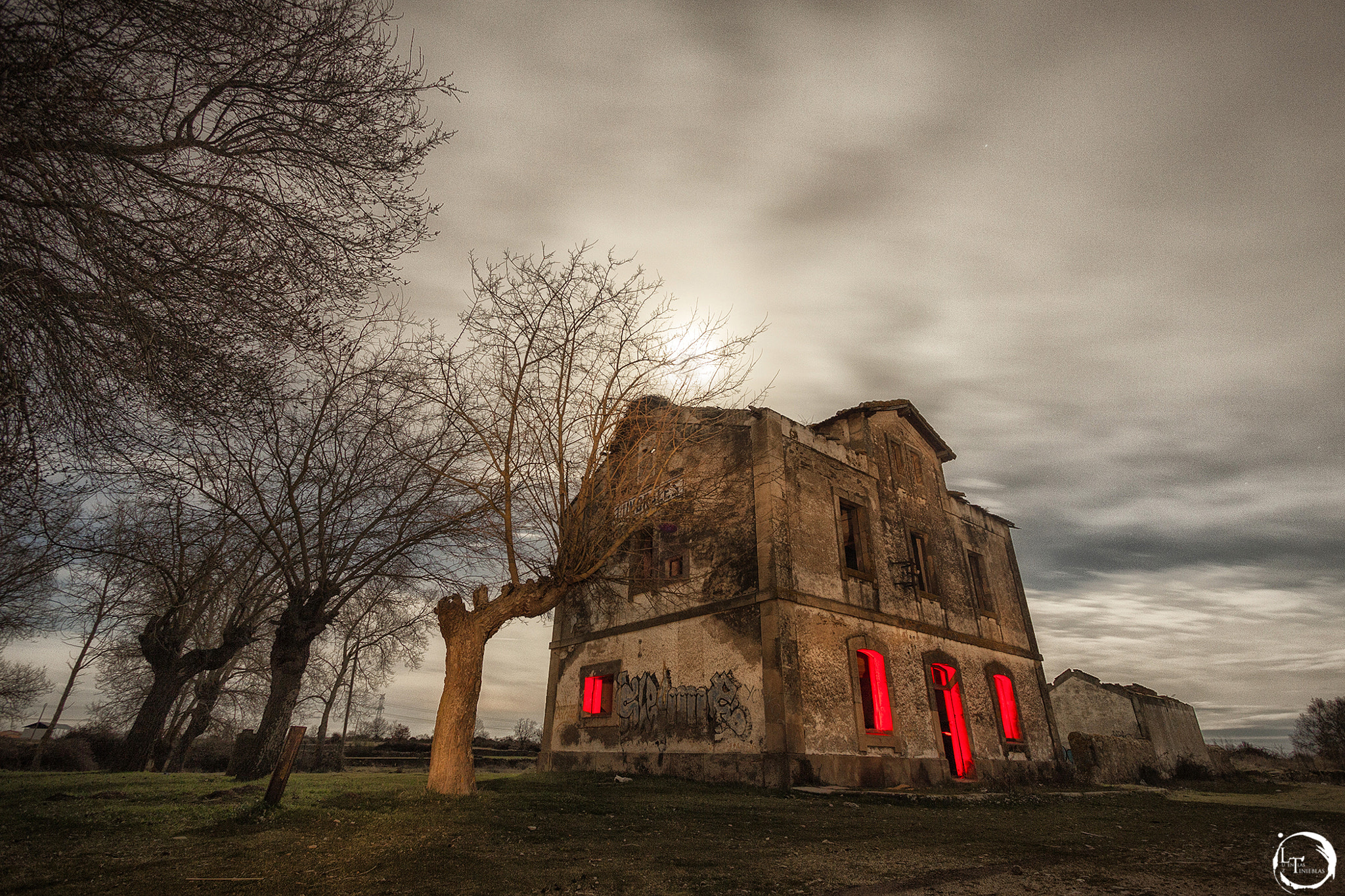 Canon EF-S 10-22mm F3.5-4.5 USM sample photo. Entre el abandono y el olvido. photography