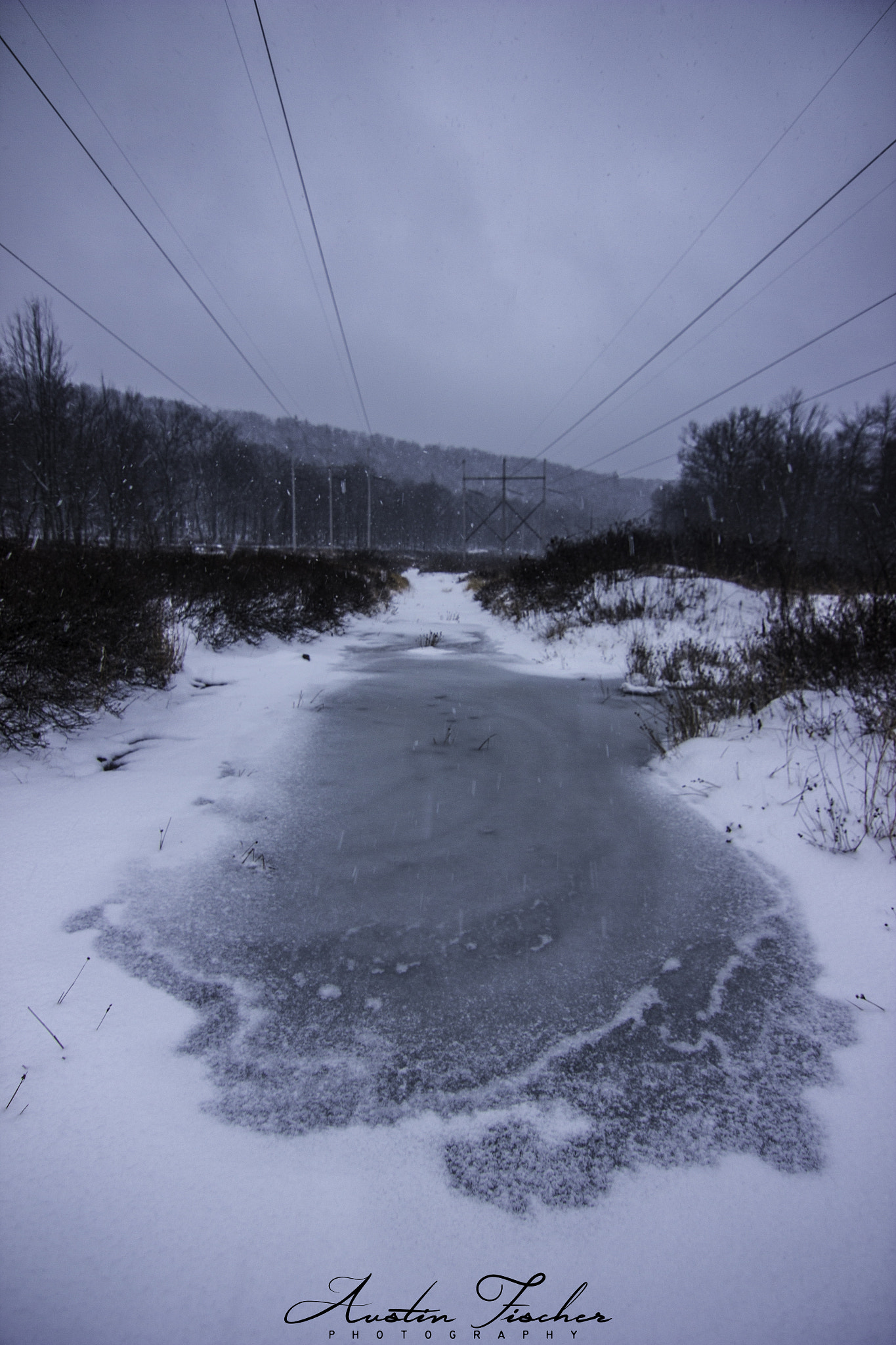 Canon EOS 550D (EOS Rebel T2i / EOS Kiss X4) sample photo. Icy trail photography